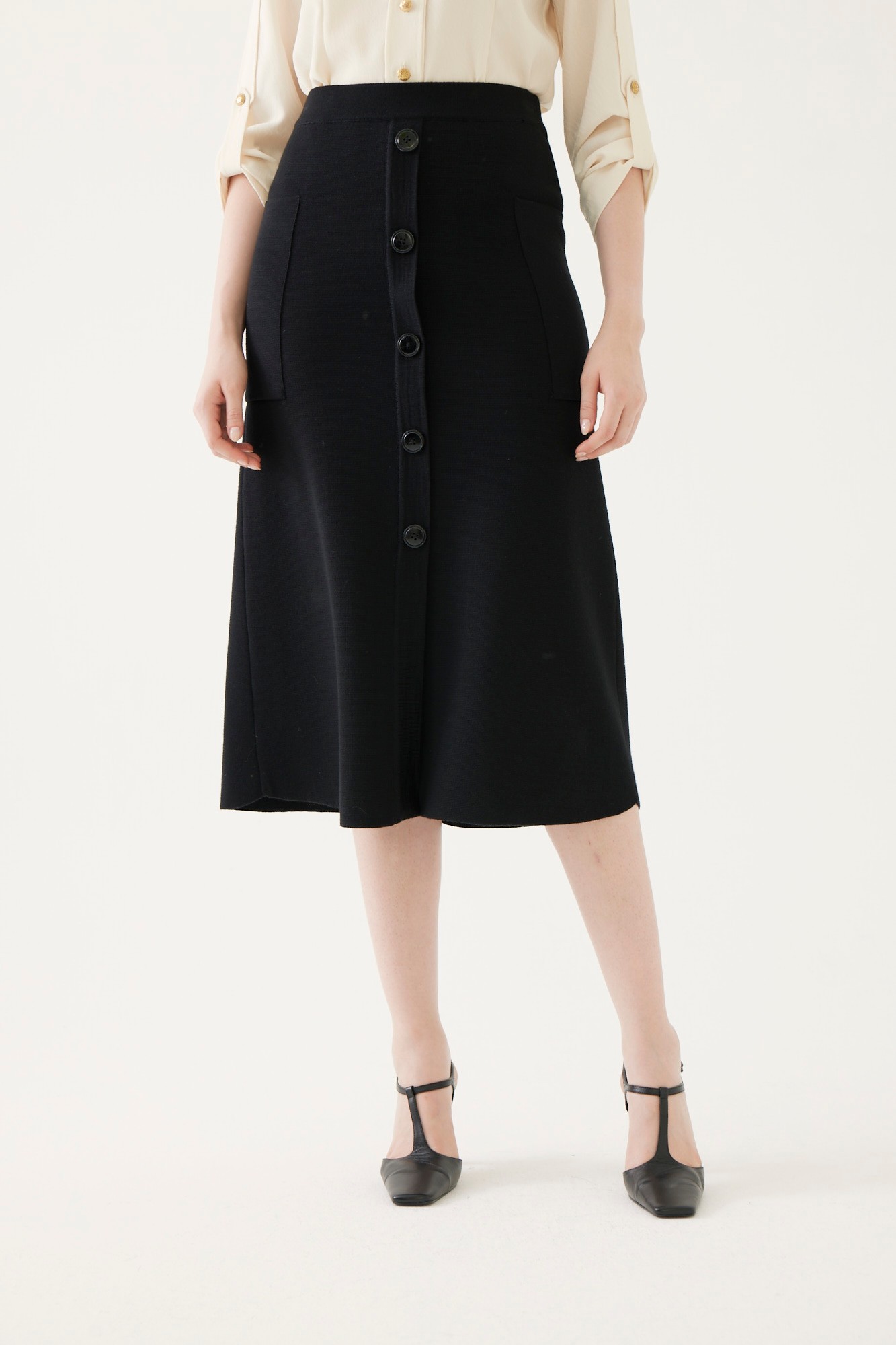 Buttoned Midi Knit Skirt