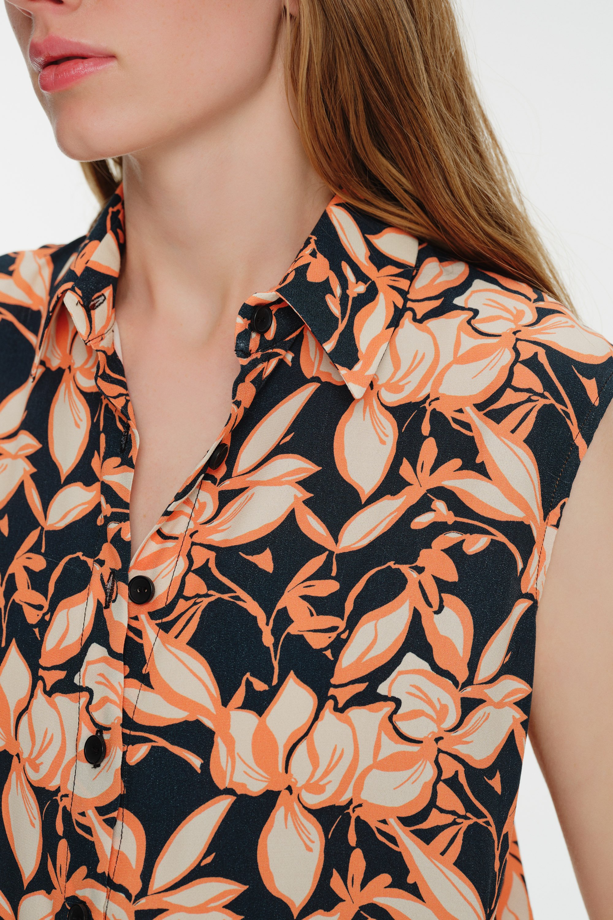 Floral Print Piped Detail Sleeveless Shirt