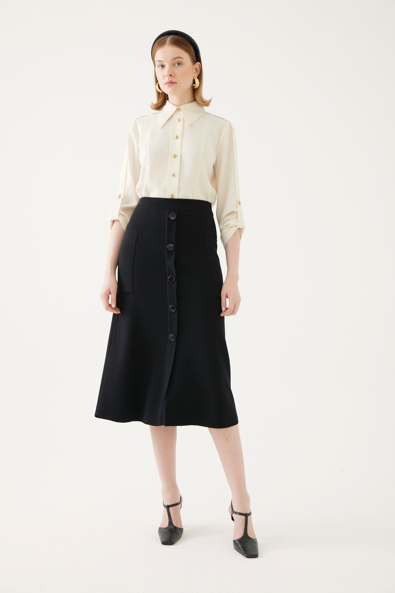 Buttoned Midi Knit Skirt