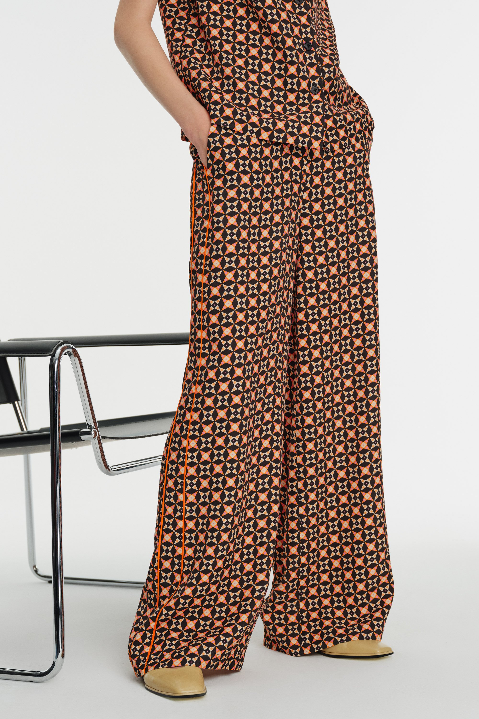 High-Waisted Piped Printed Palazzo Pants