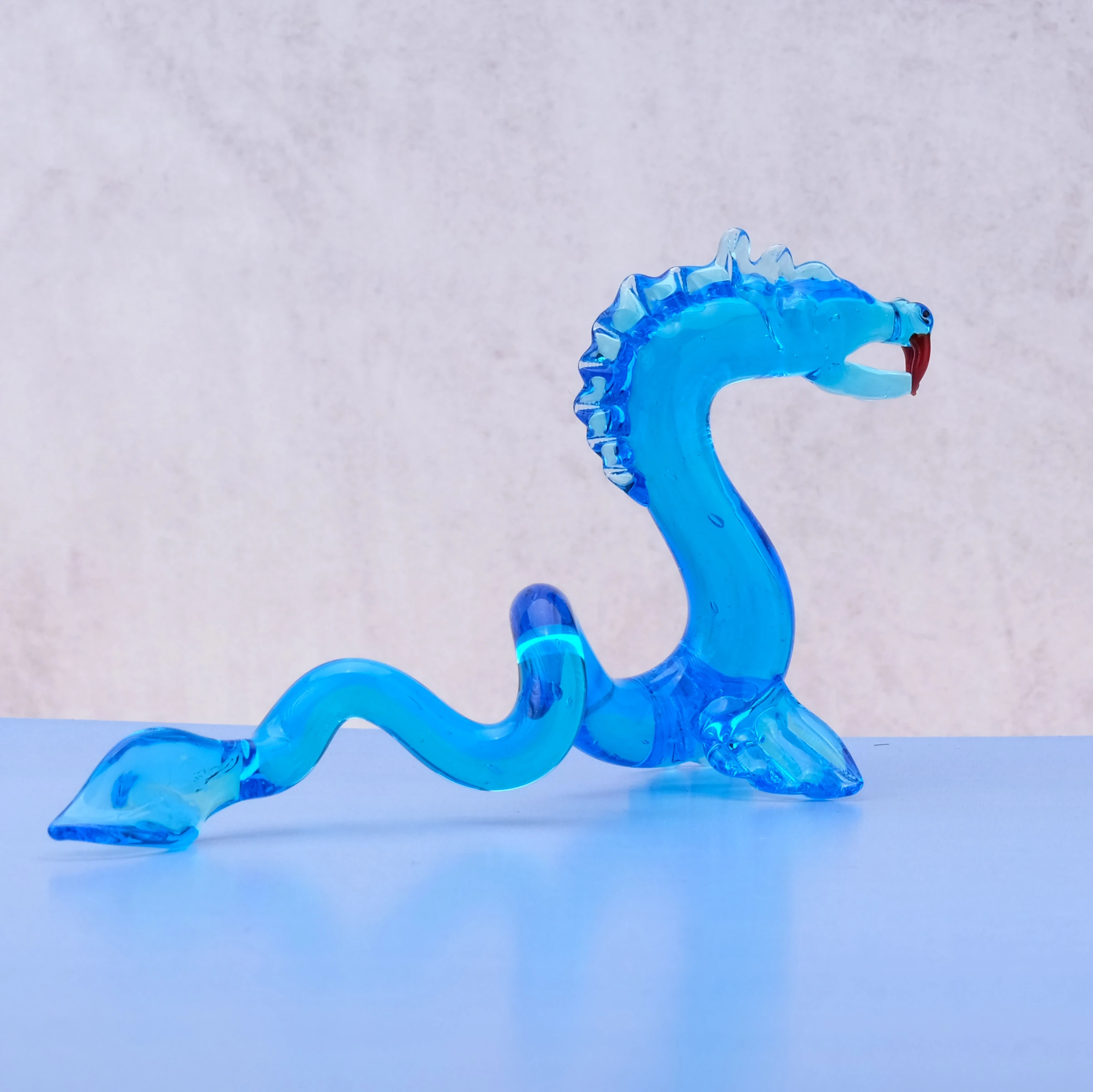 Su Ejderhası Cam Biblo 