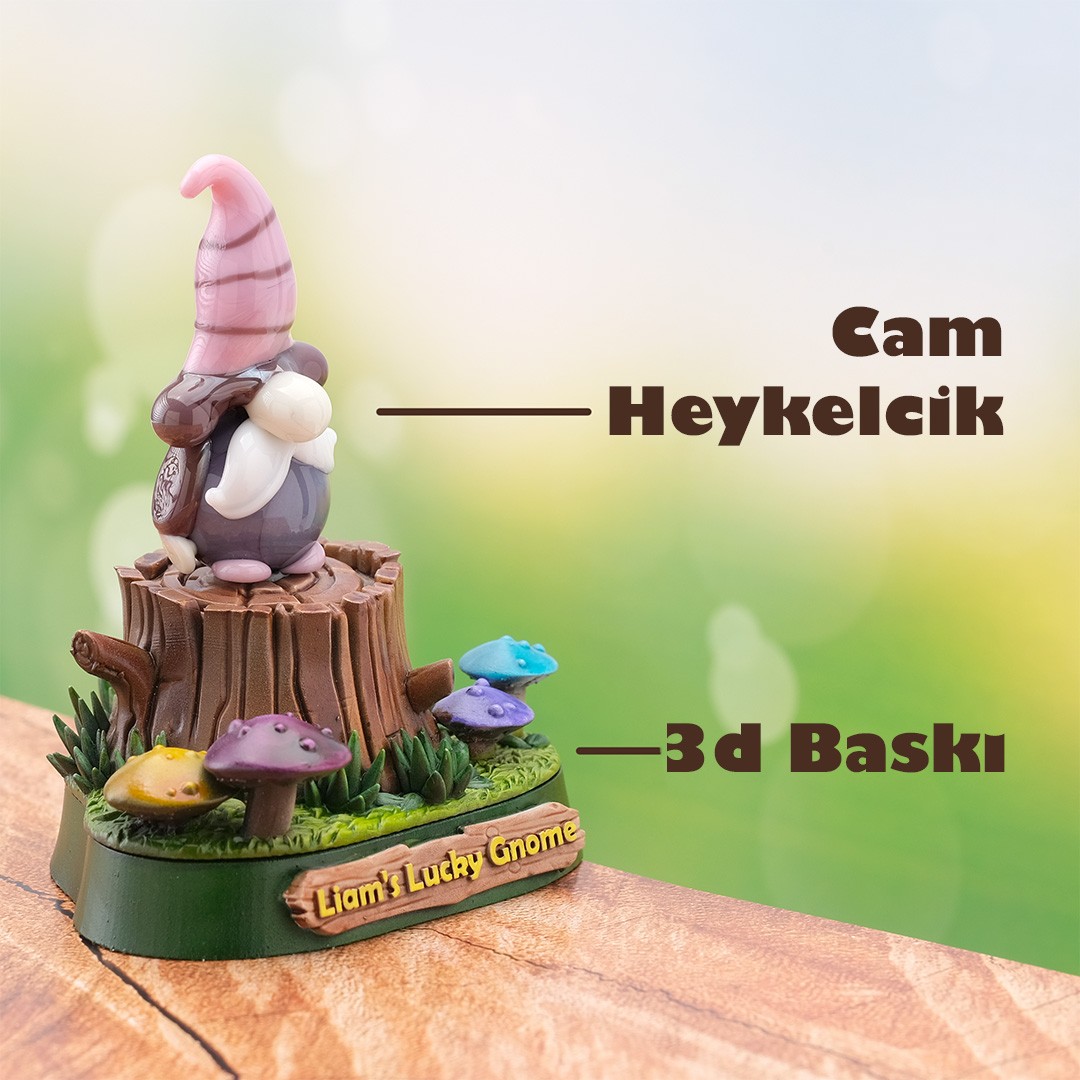 Pembe Şapkalı Cam Gnome (Cüce) Biblo – El Yapımı Orman Temalı Kütük ve Mantar Kaideli Dekoratif Obje