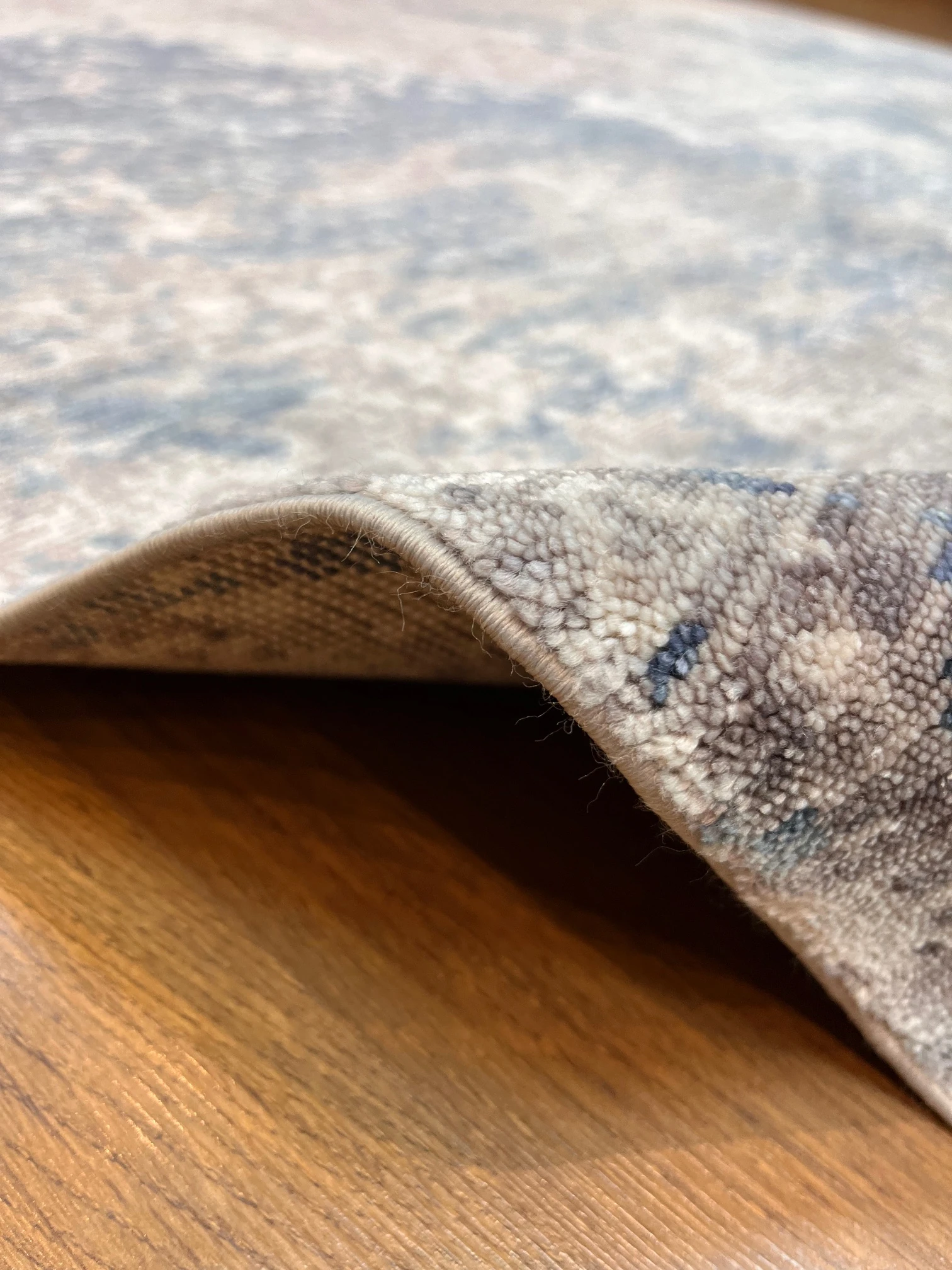 ÖZEL TEZGAH CREAM GREY NAVY El Emeği ile Özel Tezgahlarda Üretilen Yün Viskon Salon Halısı 200x300