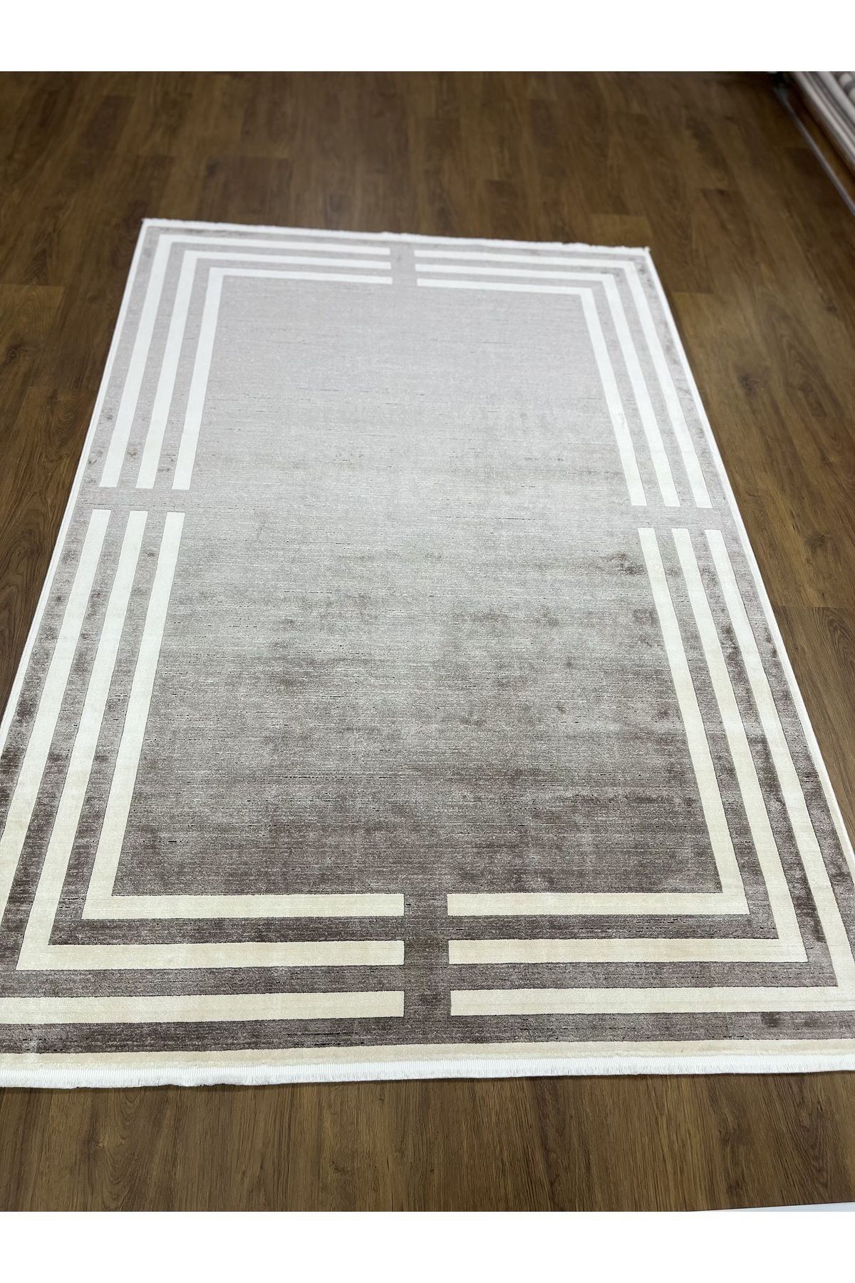 BUGO CONCEPT Kahve Krem Modern Desenli Naturel Viskon Salon Halısı 160x230