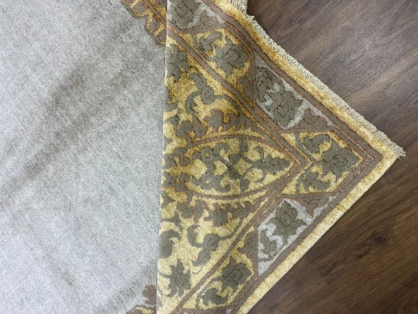 HERENCIA 02 ANTİK GOLD El Emeği ile Özel Tezgahlarda Üretilen Yün Viskon Salon Halısı 240x300