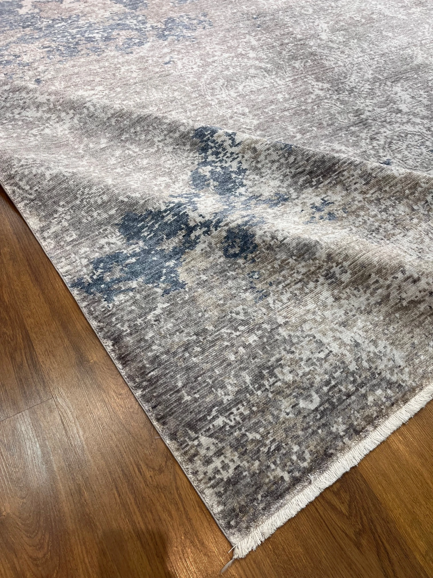 ÖZEL TEZGAH CREAM GREY NAVY El Emeği ile Özel Tezgahlarda Üretilen Yün Viskon Salon Halısı 200x300