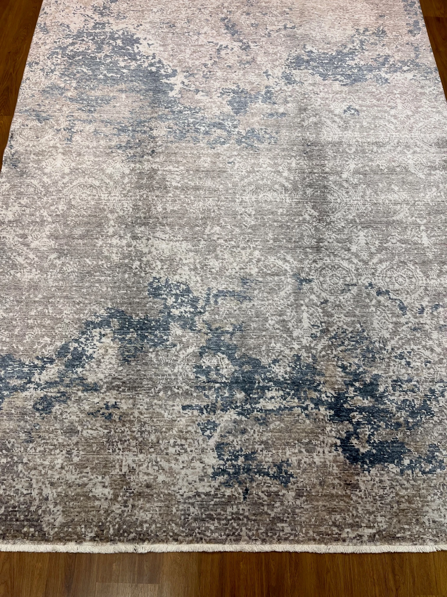 ÖZEL TEZGAH CREAM GREY NAVY El Emeği ile Özel Tezgahlarda Üretilen Yün Viskon Salon Halısı 200x300