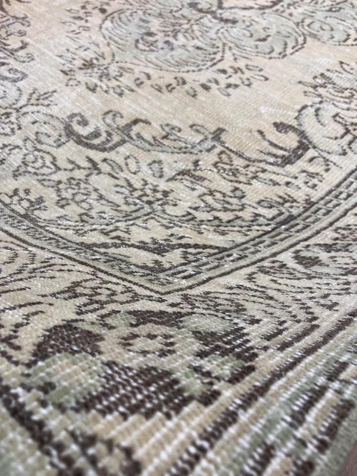 BUGO CONCEPT traşlanmış el dokuma vintage halı 182x294