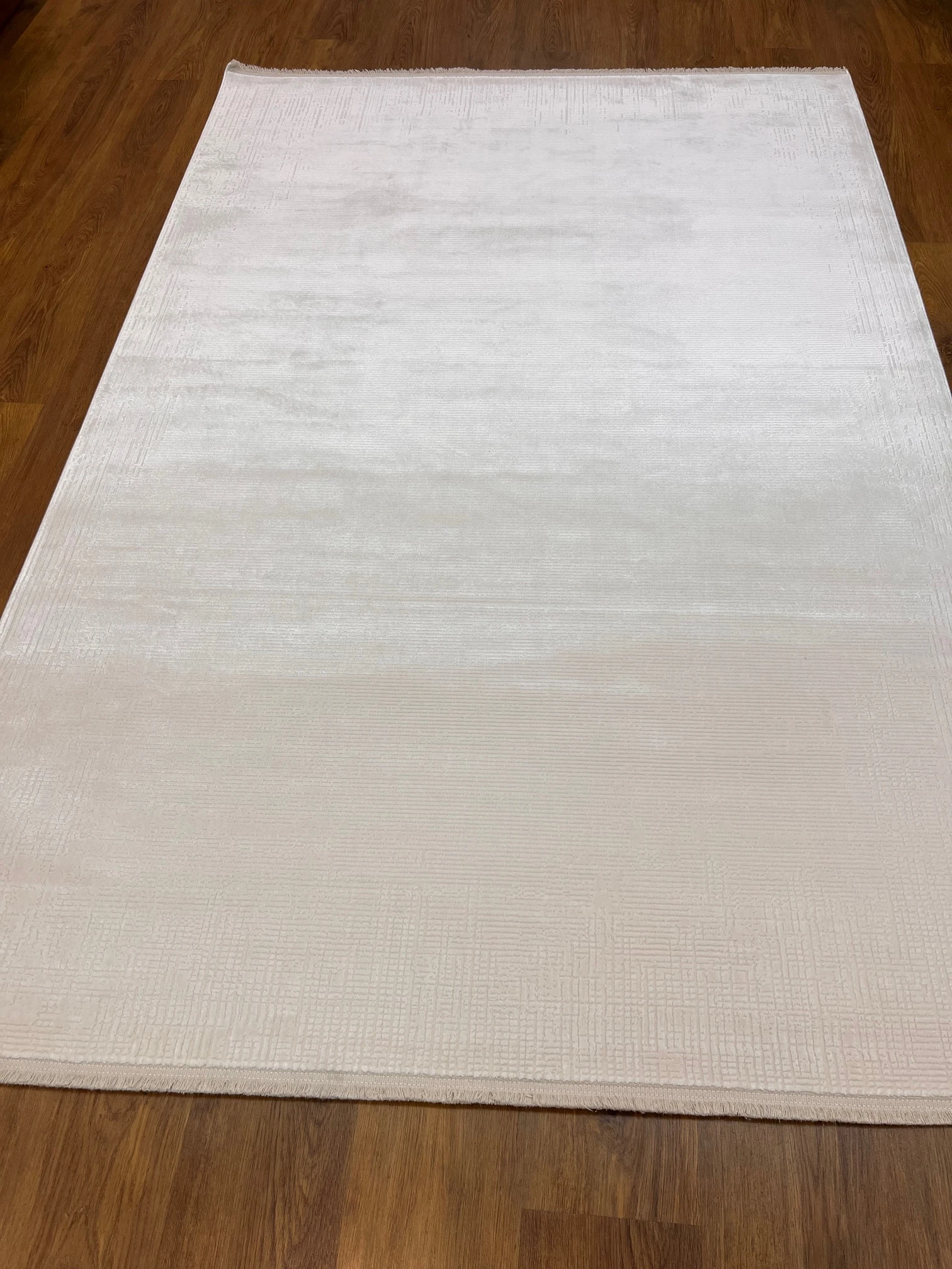 VİSKON ŞIKLIĞI KREM RENKLİ MODERN MAKİNA HALISI 160X230