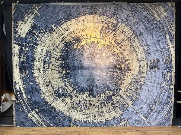 HERENCIA 10 CREAM BLUE El Emeği ile Özel Tezgahlarda Üretilen Yün Viskon Salon Halısı 240x300