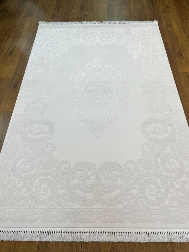 BUGO CONCEPT AKRİLİK KREM MAKİNA HALISI 160x230