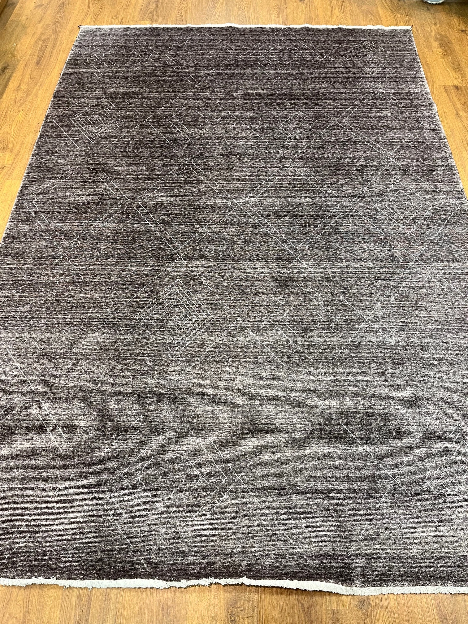 ÖZEL TEZGAH 01 ANTRASİT STONE El Emeği ile Özel Tezgahlarda Üretilen Yün Viskon Salon Halısı 200x300