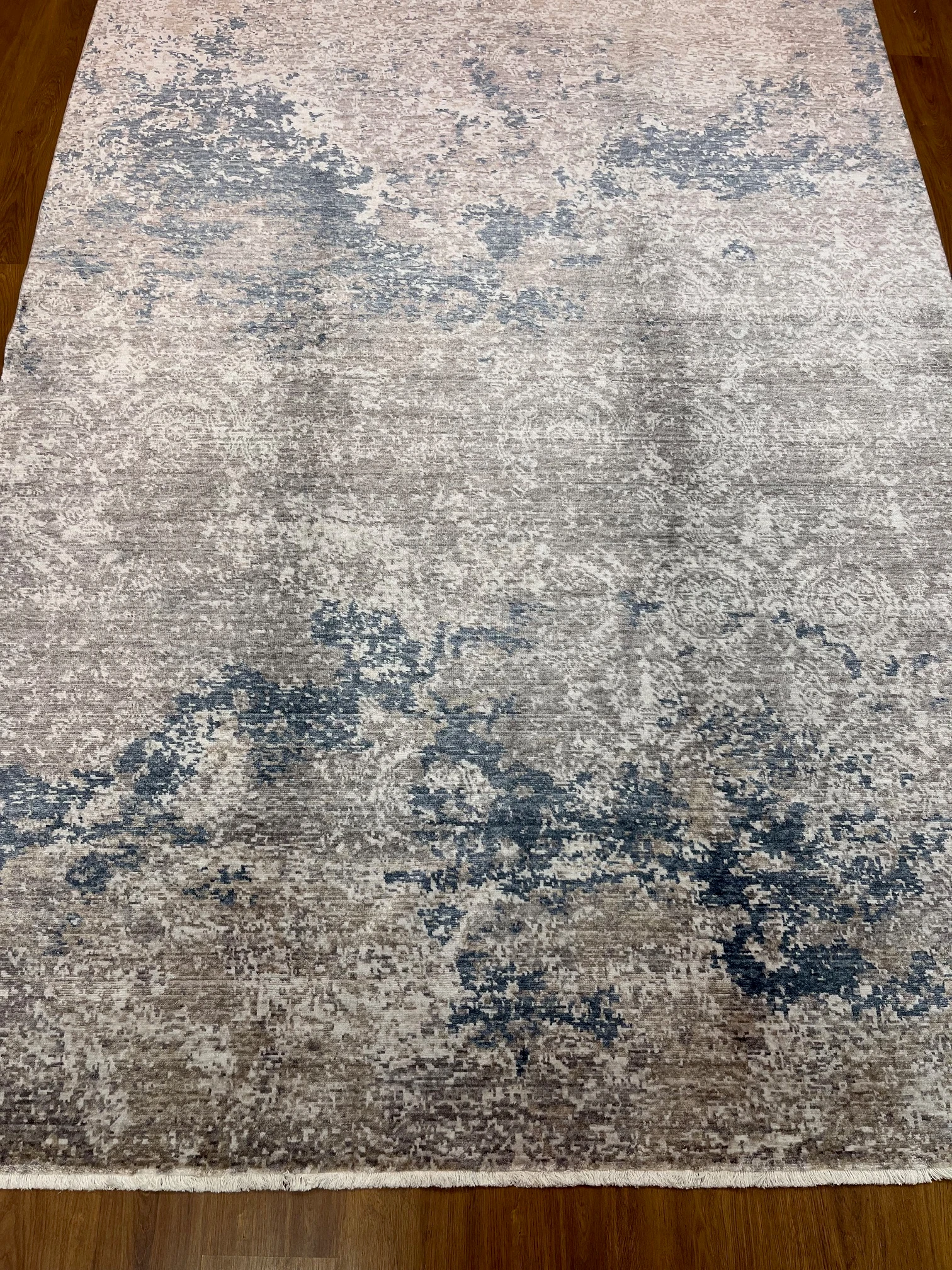 ÖZEL TEZGAH CREAM GREY NAVY El Emeği ile Özel Tezgahlarda Üretilen Yün Viskon Salon Halısı 200x300