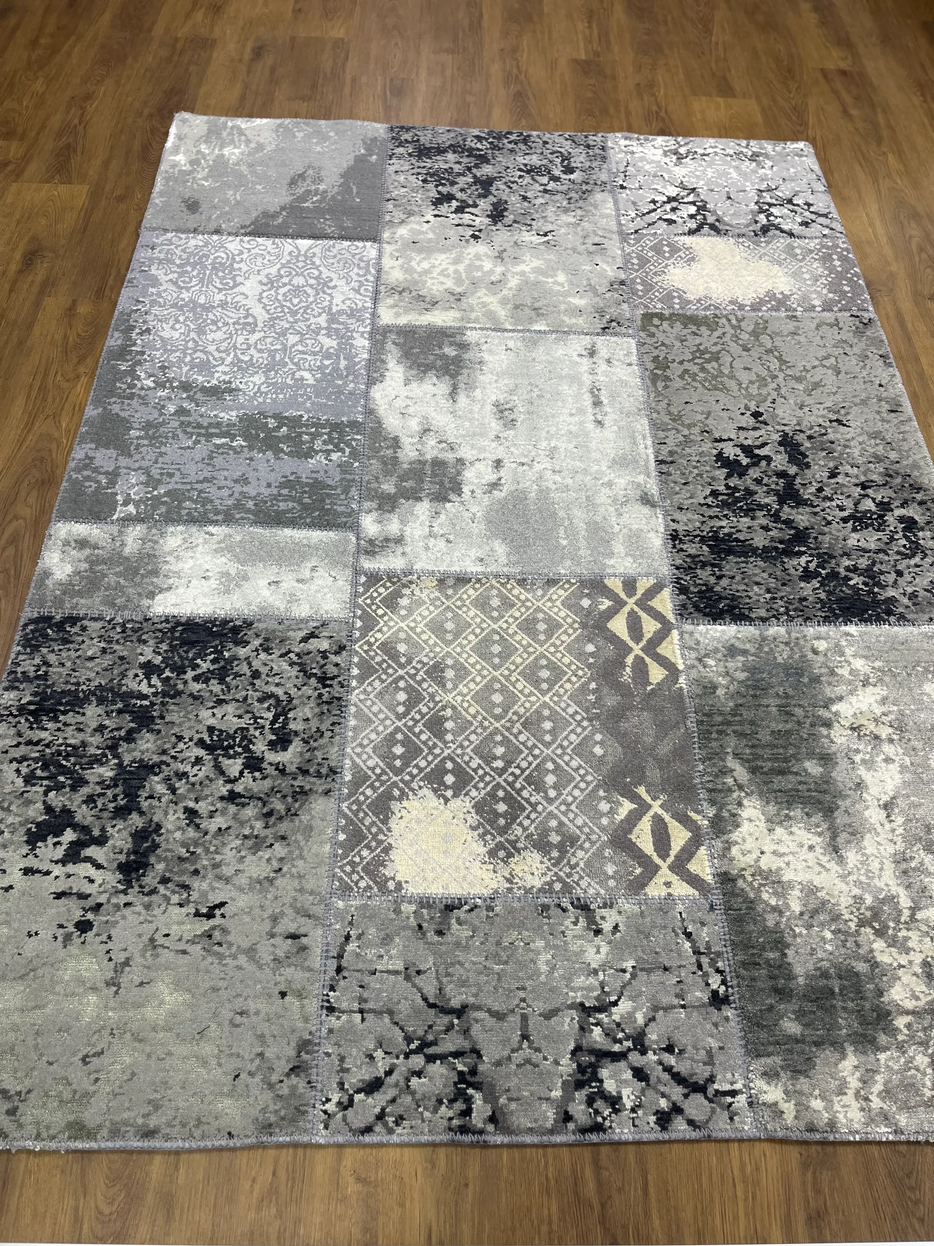 ÖZEL TEZGAH 13 PATCHWORK El Emeği ile Özel Tezgahlarda Üretilen Yün Viskon Salon Halısı 170X240