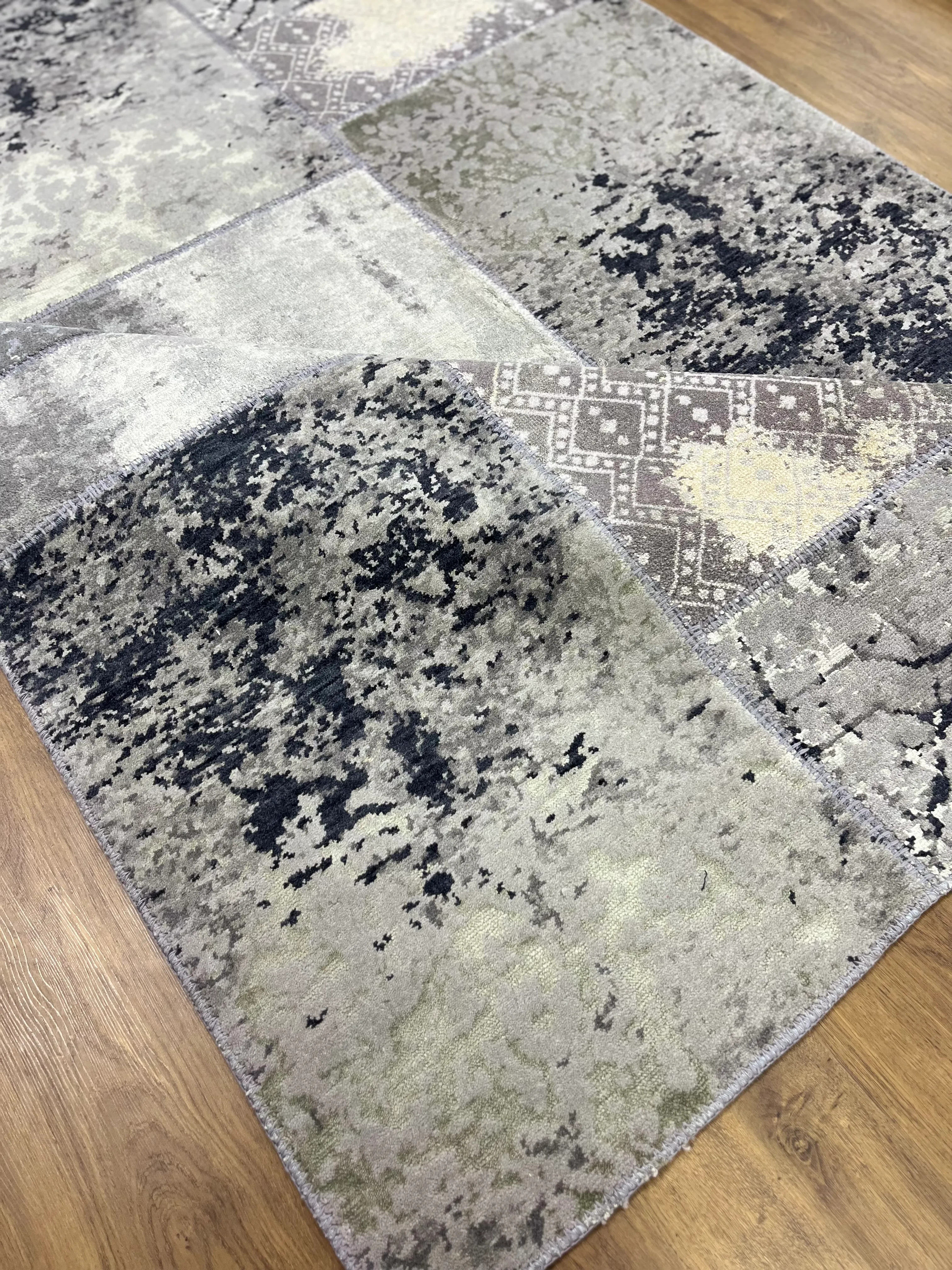 ÖZEL TEZGAH 13 PATCHWORK El Emeği ile Özel Tezgahlarda Üretilen Yün Viskon Salon Halısı 170X240