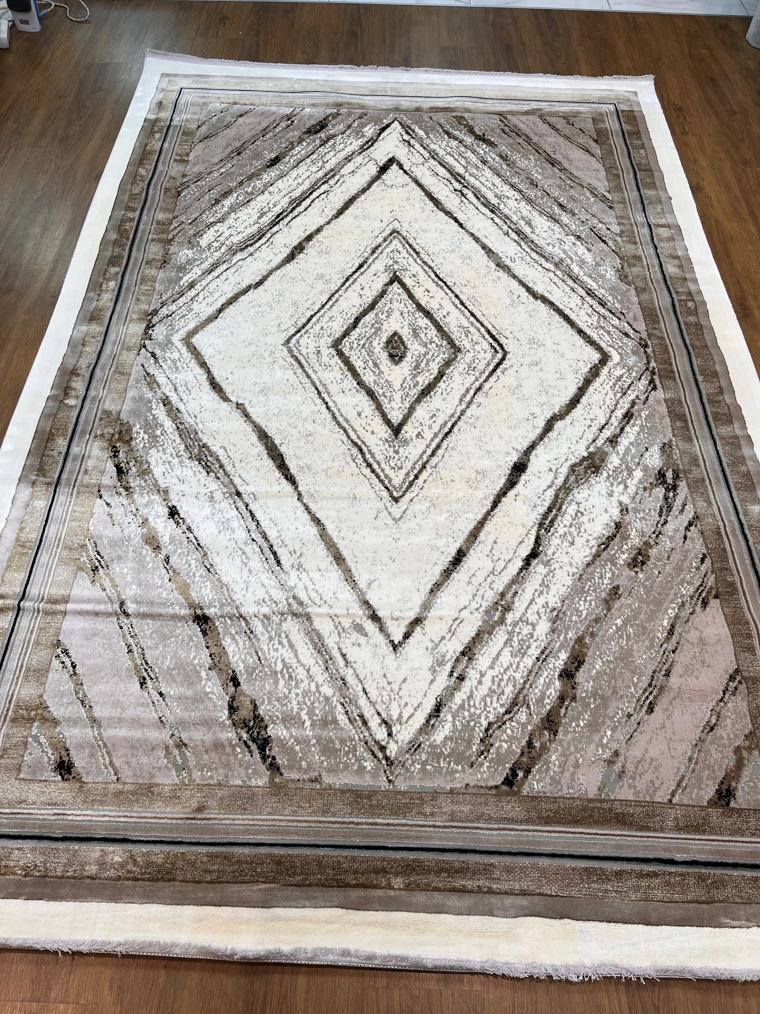 BUGO SAMPLE  VİZON CREAM PARLAK KALIN SALON HALISI 200x290