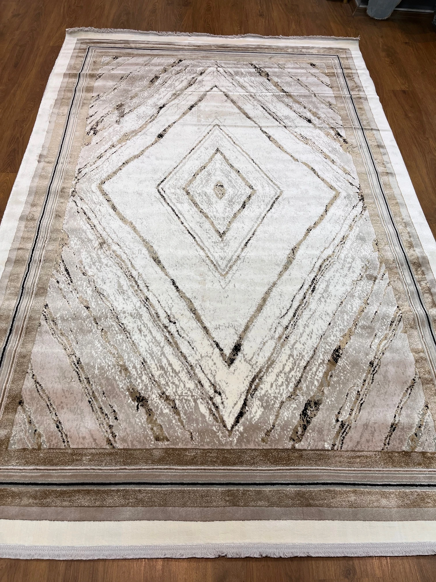 BUGO SAMPLE  VİZON CREAM PARLAK KALIN SALON HALISI 200x290