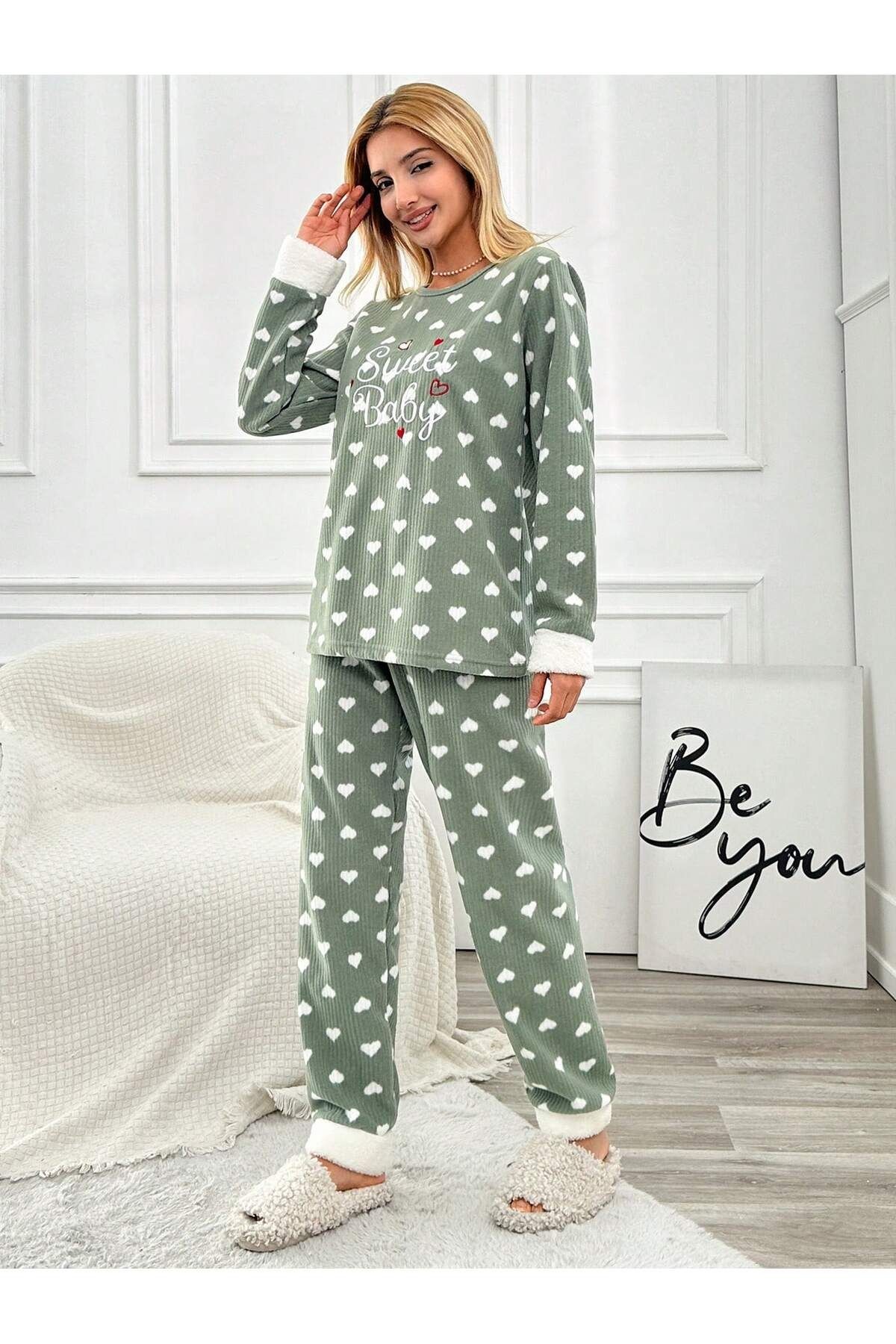 Nakışlı Kalp Detaylı Fitilli Kadın Polar Pijama Takımı LMR006