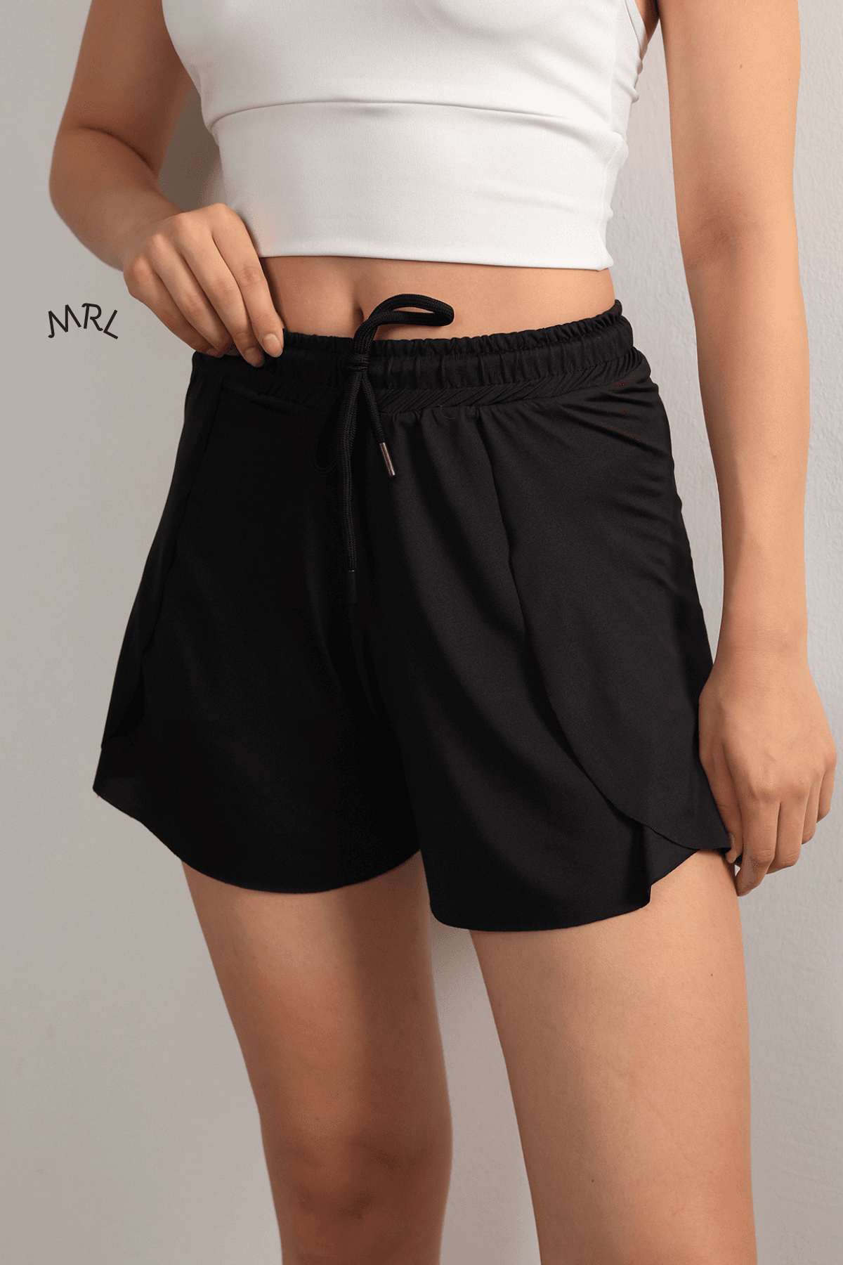 Siyah Bol Kesim Taytlı Spor Şort  Shorts İn Shorts 11100