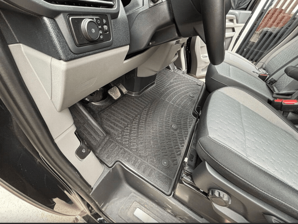 Ford Tourneo Custom 2024 Sonrası Uyumlu 4.5D Havuzlu Paspas | Otomatik Vites