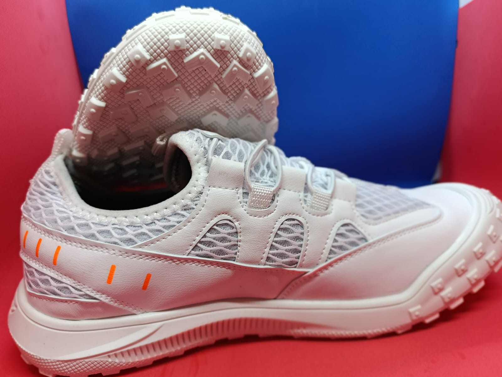 Beyaz Turuncu Detaylı Fileli Spor Ayakkabı