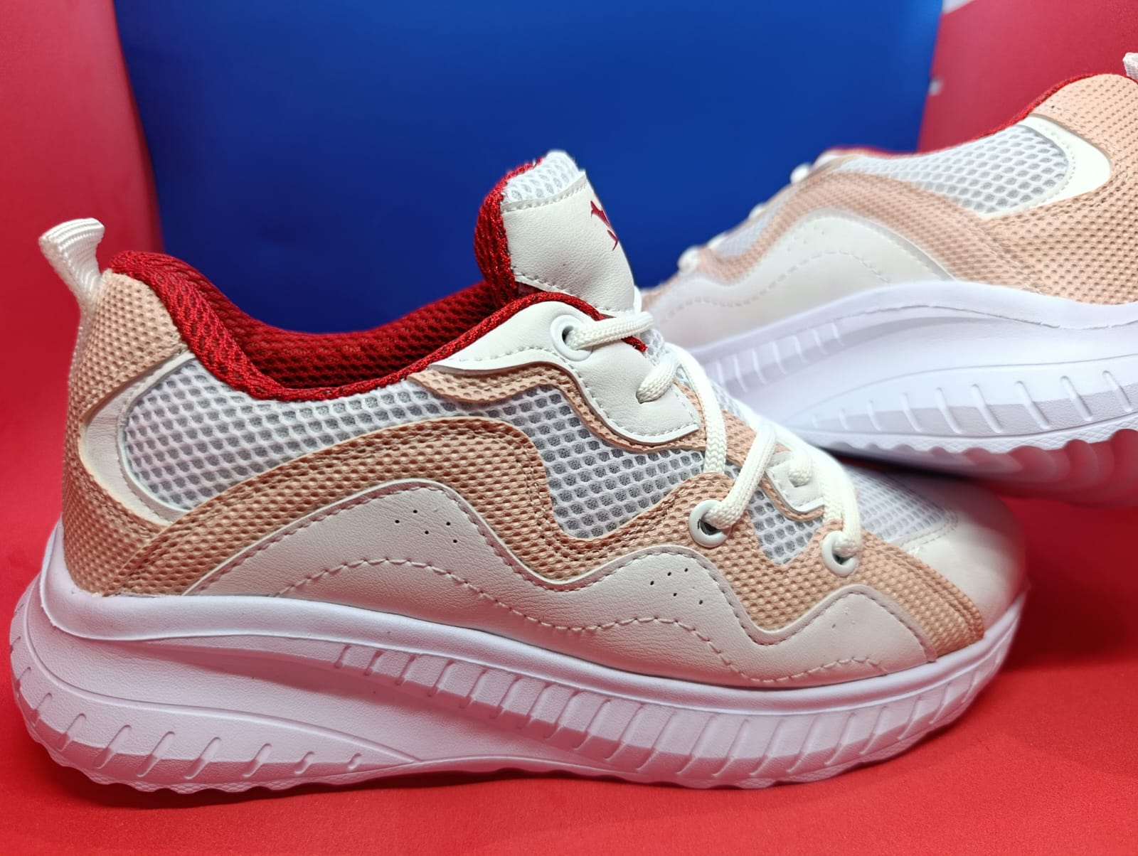 Krem Kırmızı Detaylı Günlük Spor Ayakkabı