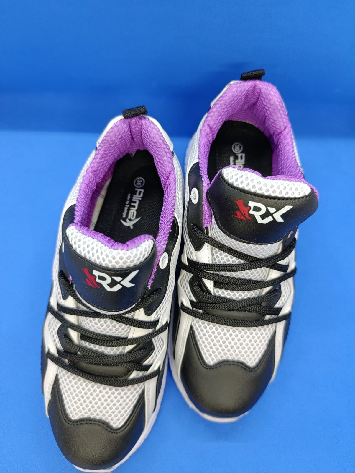 Siyah-Beyaz Mor Detaylı Spor Ayakkabı