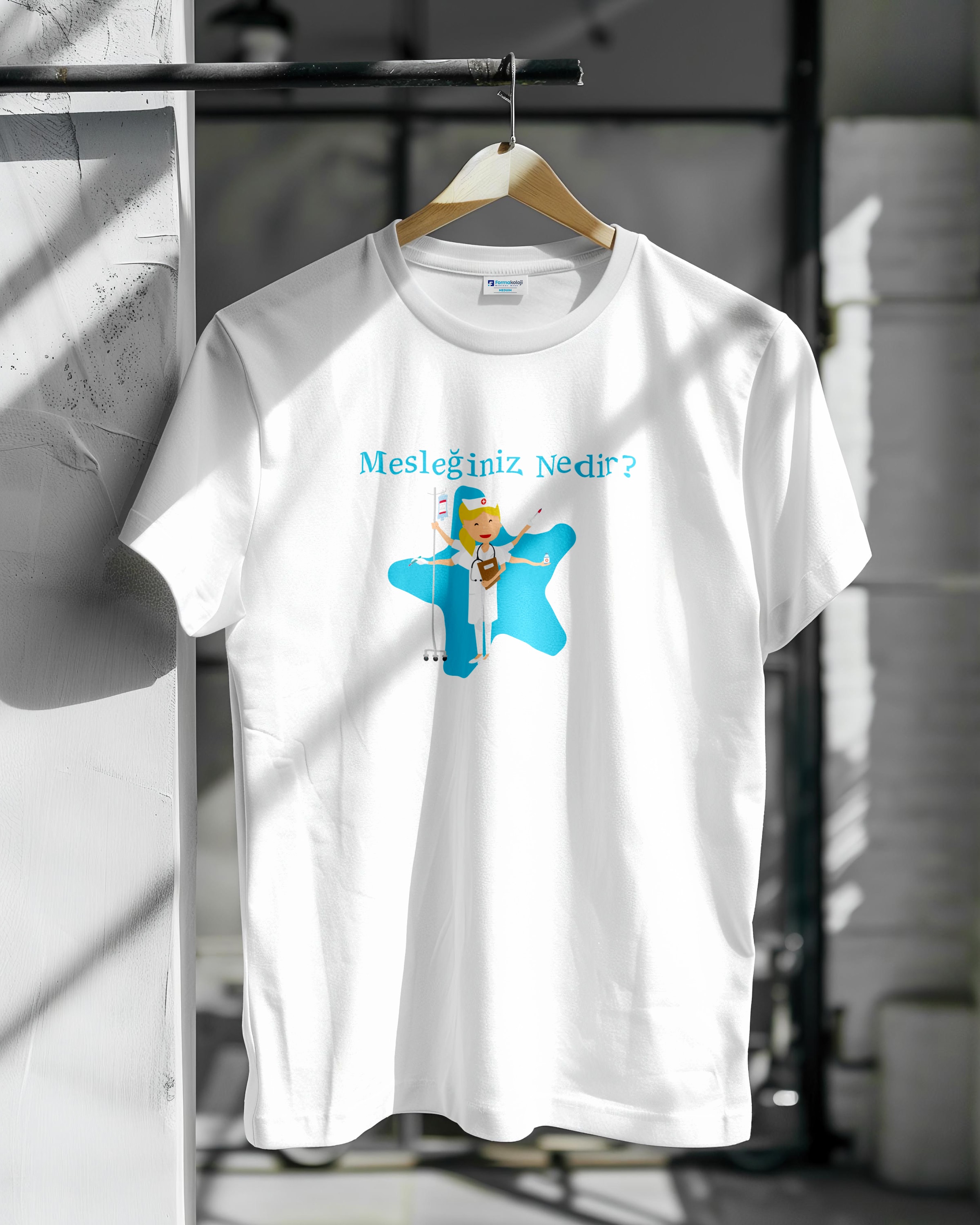 Mesleğiniz Nedir? Hemşireyim! Deluxe T-Shirt