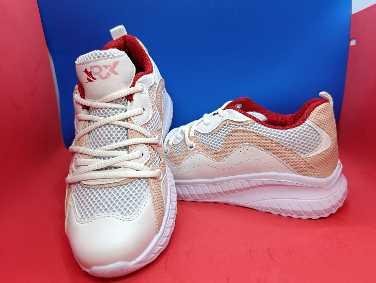 Krem Kırmızı Detaylı Günlük Spor Ayakkabı