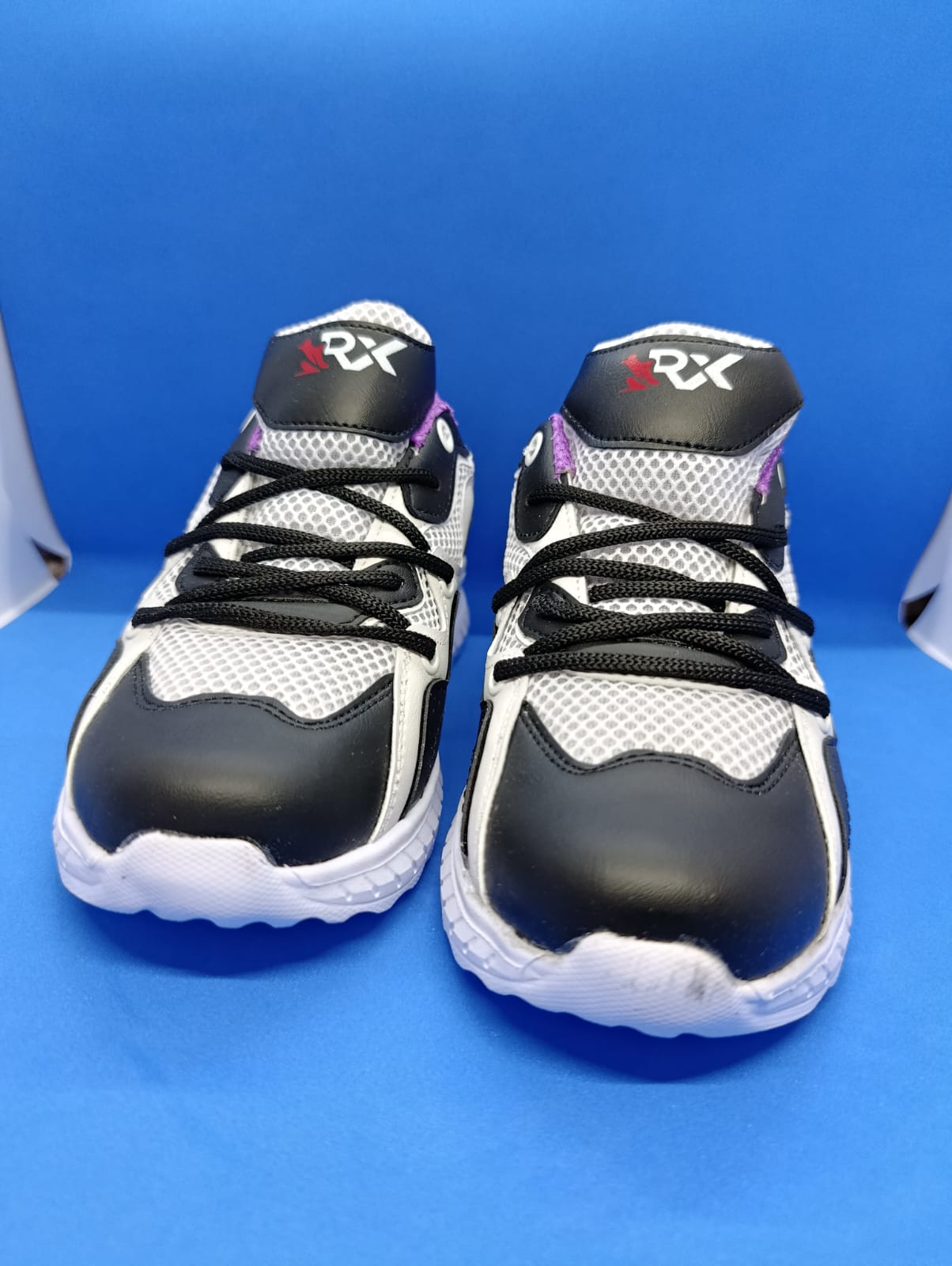 Siyah-Beyaz Mor Detaylı Spor Ayakkabı