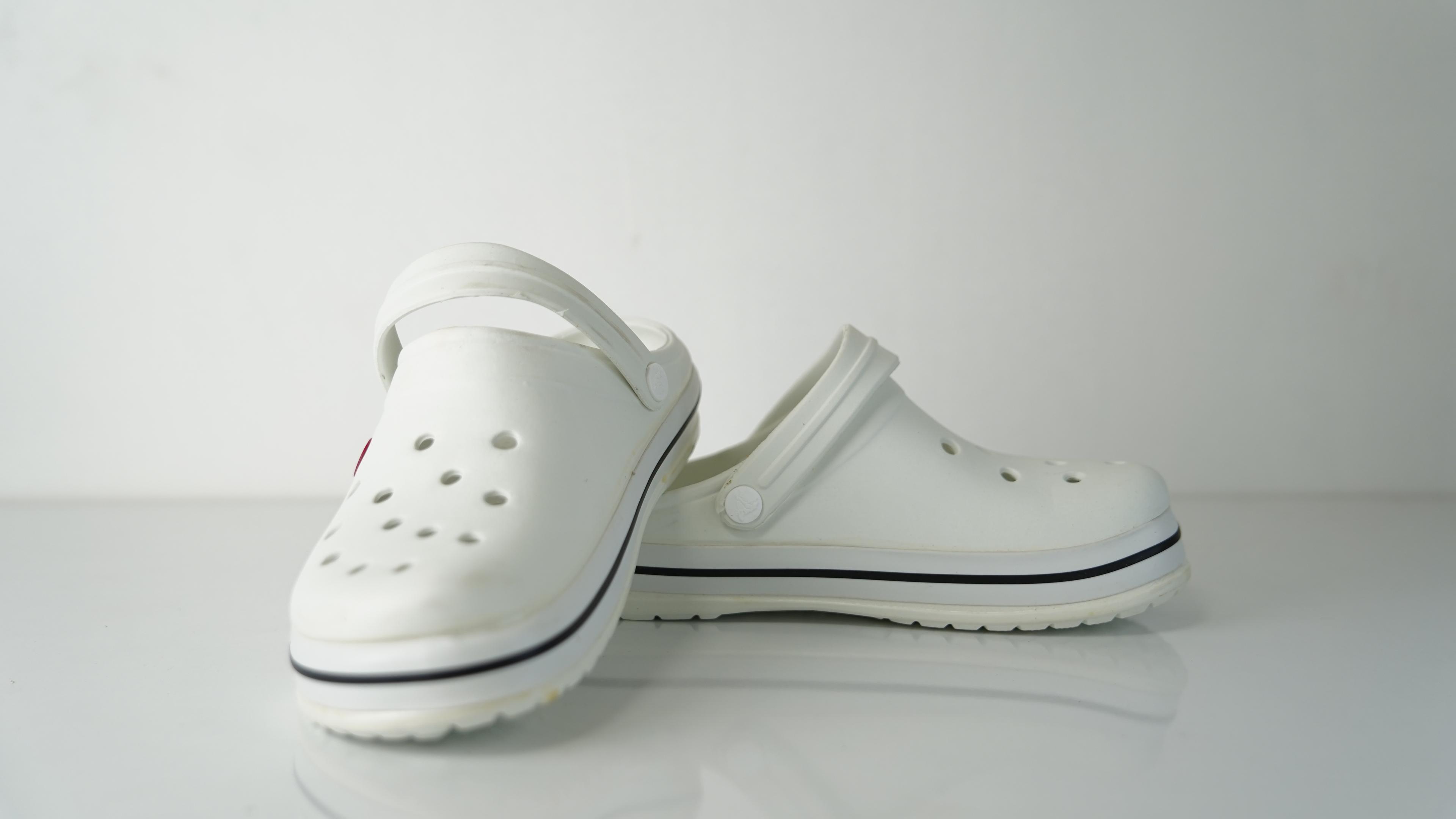 Crocs Beyaz Delikli Medikal Terlik