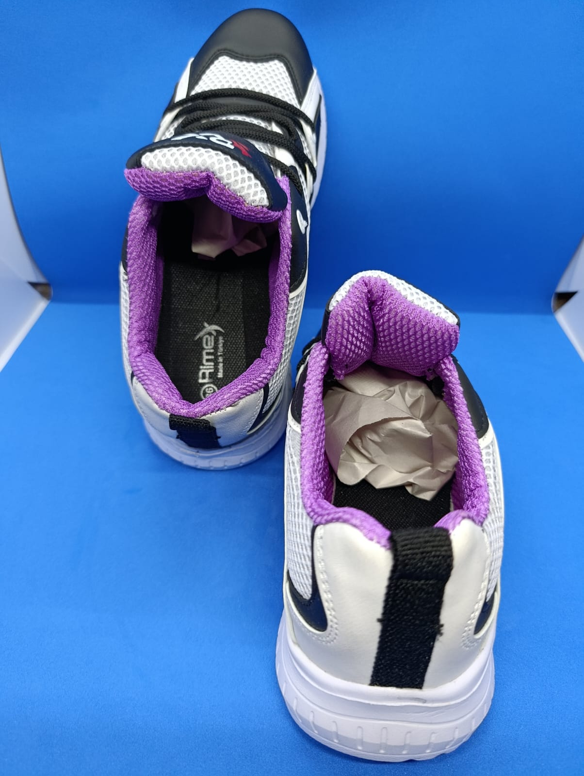 Siyah-Beyaz Mor Detaylı Spor Ayakkabı