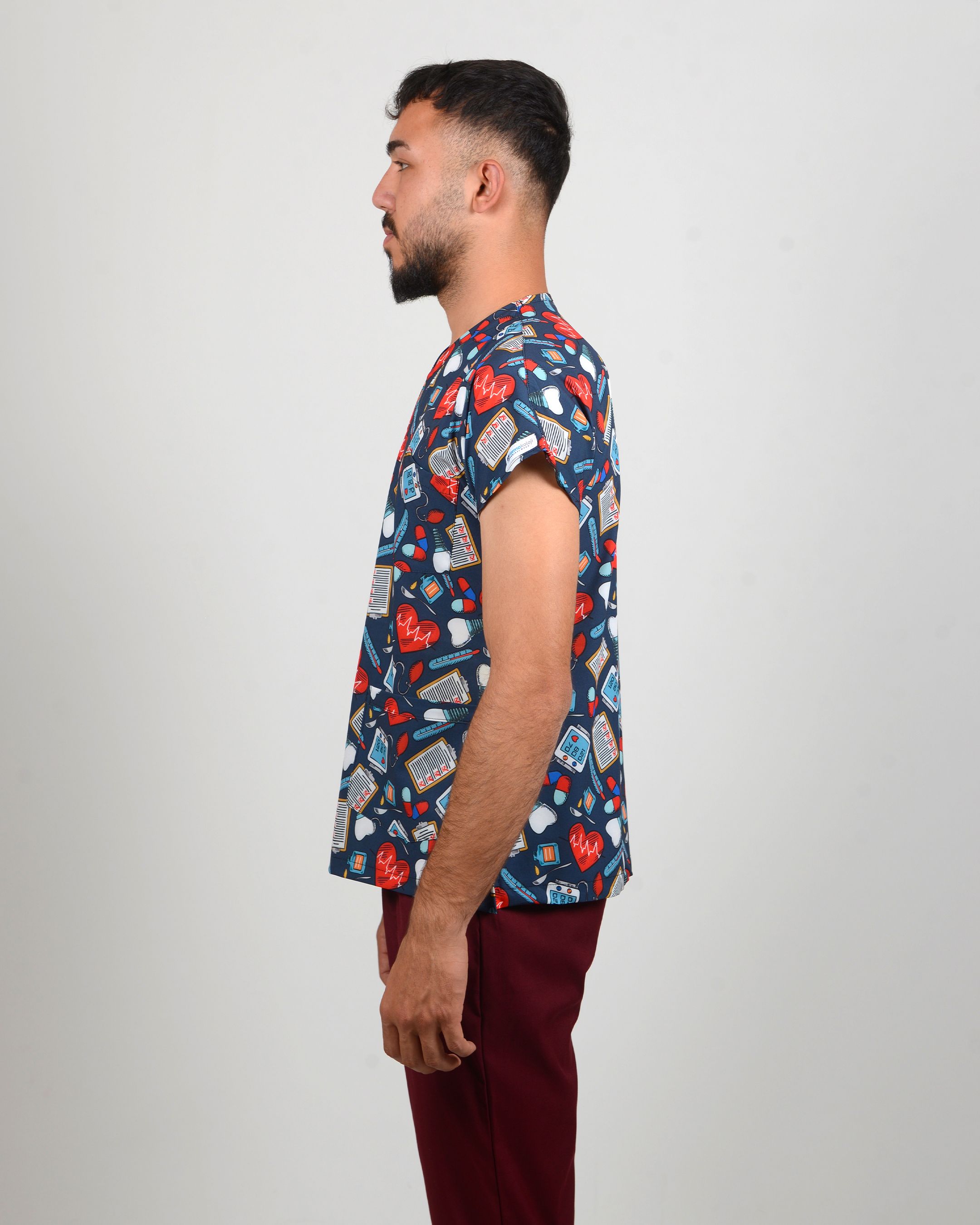 EKG ve Medikal Ekipman Desenli Yarasa Kol Scrubs (Sadece Üst)