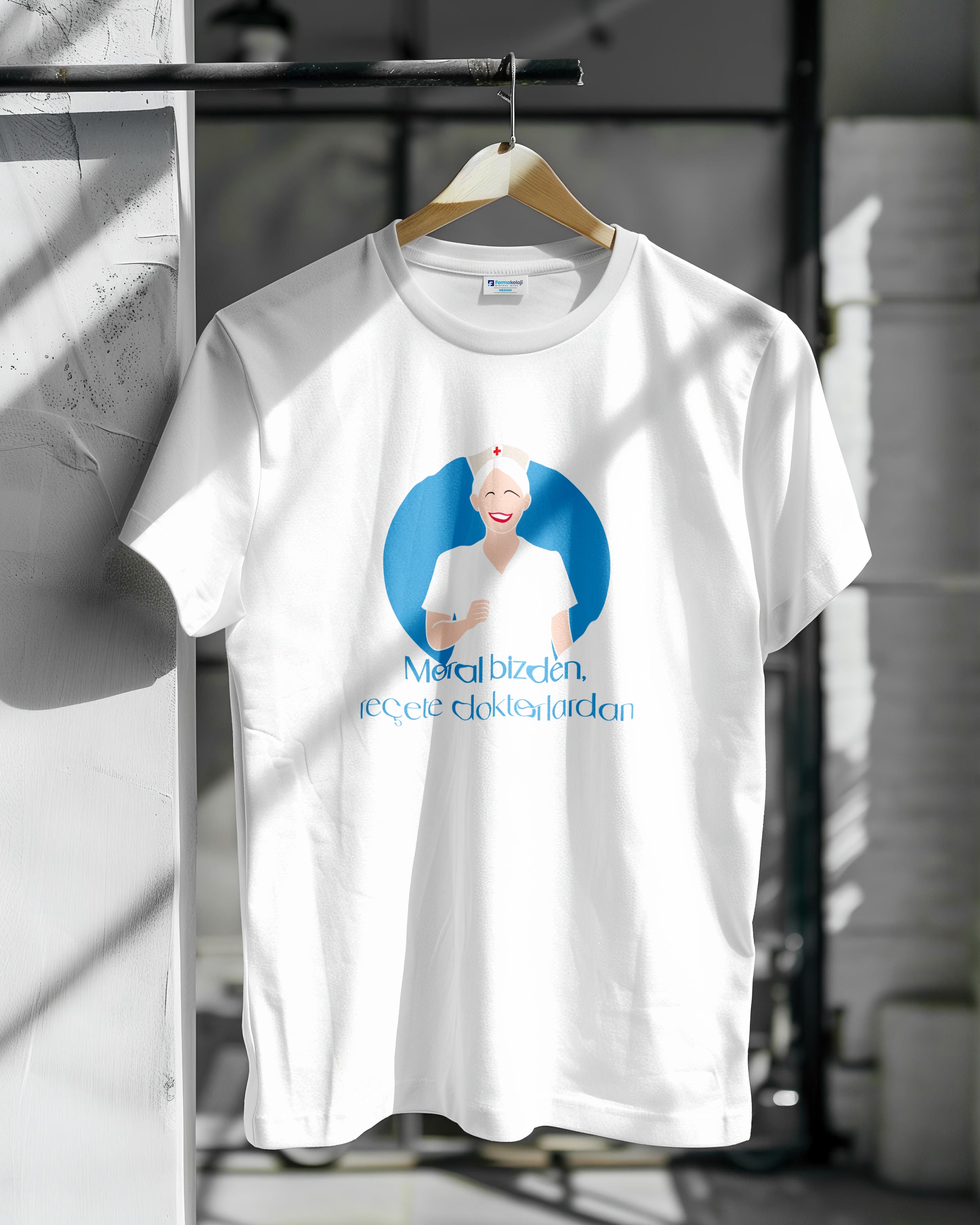 Moral Bizden Reçete Doktorlardan Deluxe T-Shirt
