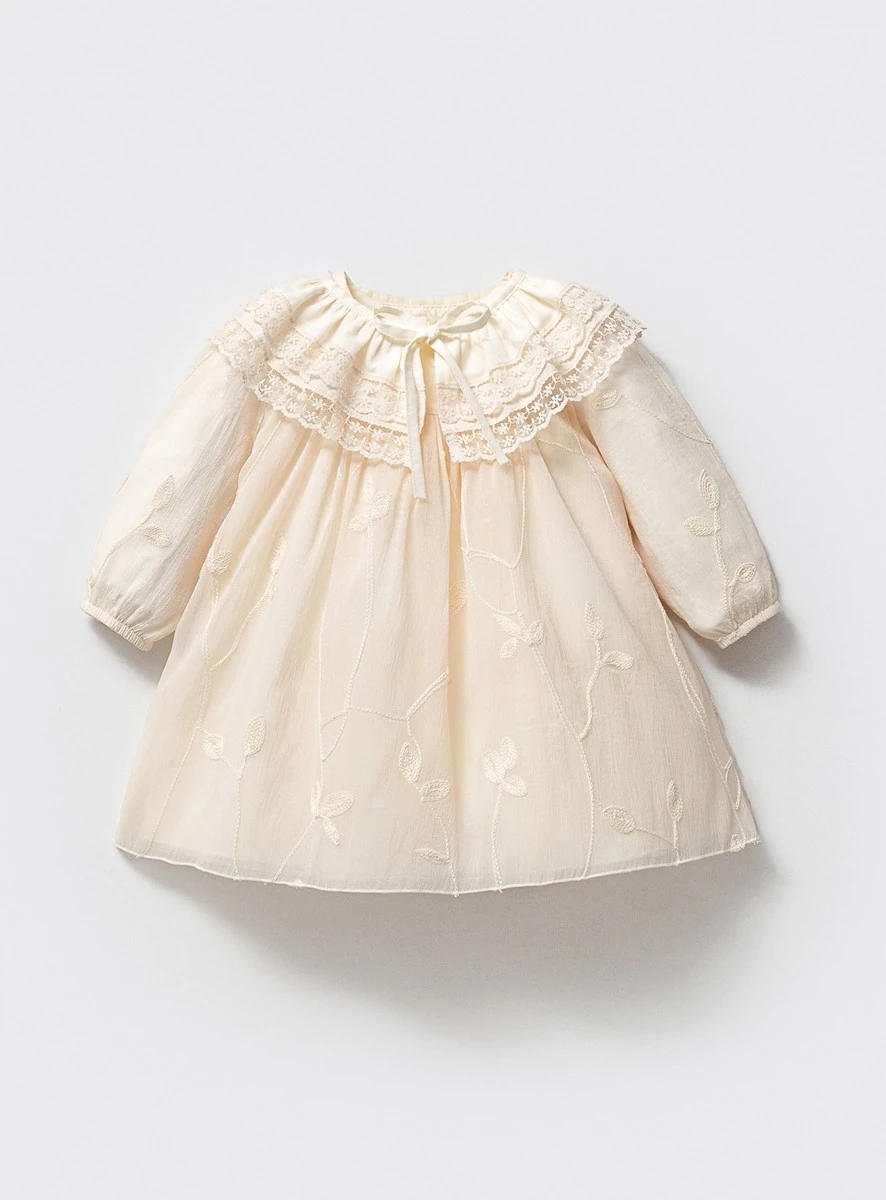 Agatha  İşlemeli Tül Detaylı Seyyar Yakalı Kız Bebek Tasarım Elbise