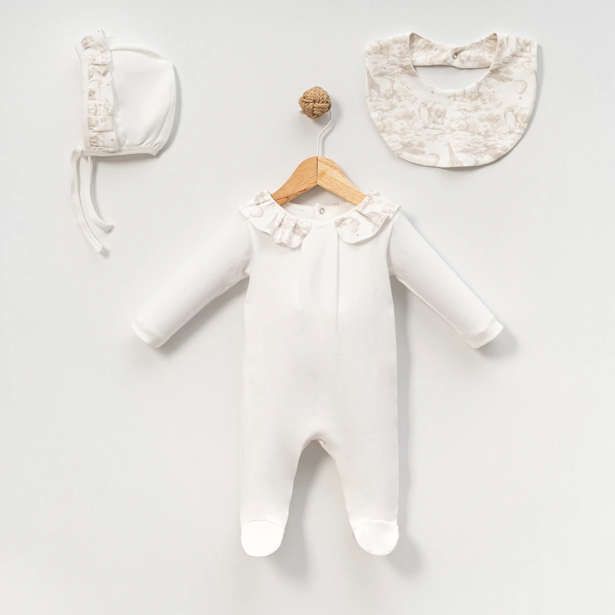 Tera Pamuklu Özel Tasarım Kız Bebek Tulum ve Şapka Seti