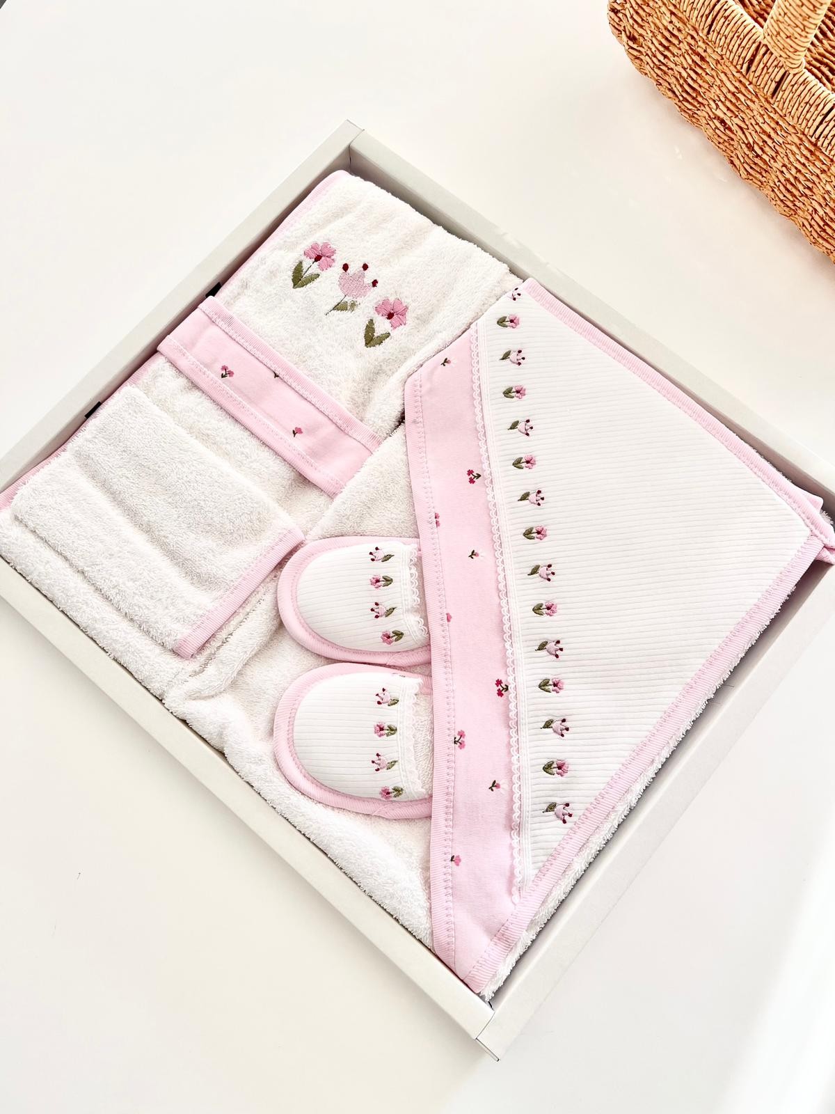 Mini Flowers Pamuklu Kız Bebek 0-12 Ay Havlu ve Bornoz Seti - Pembe