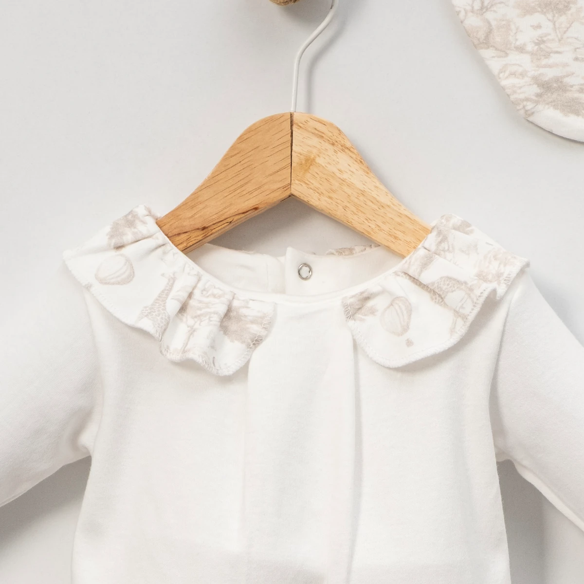 Tera Pamuklu Özel Tasarım Kız Bebek Tulum ve Şapka Seti