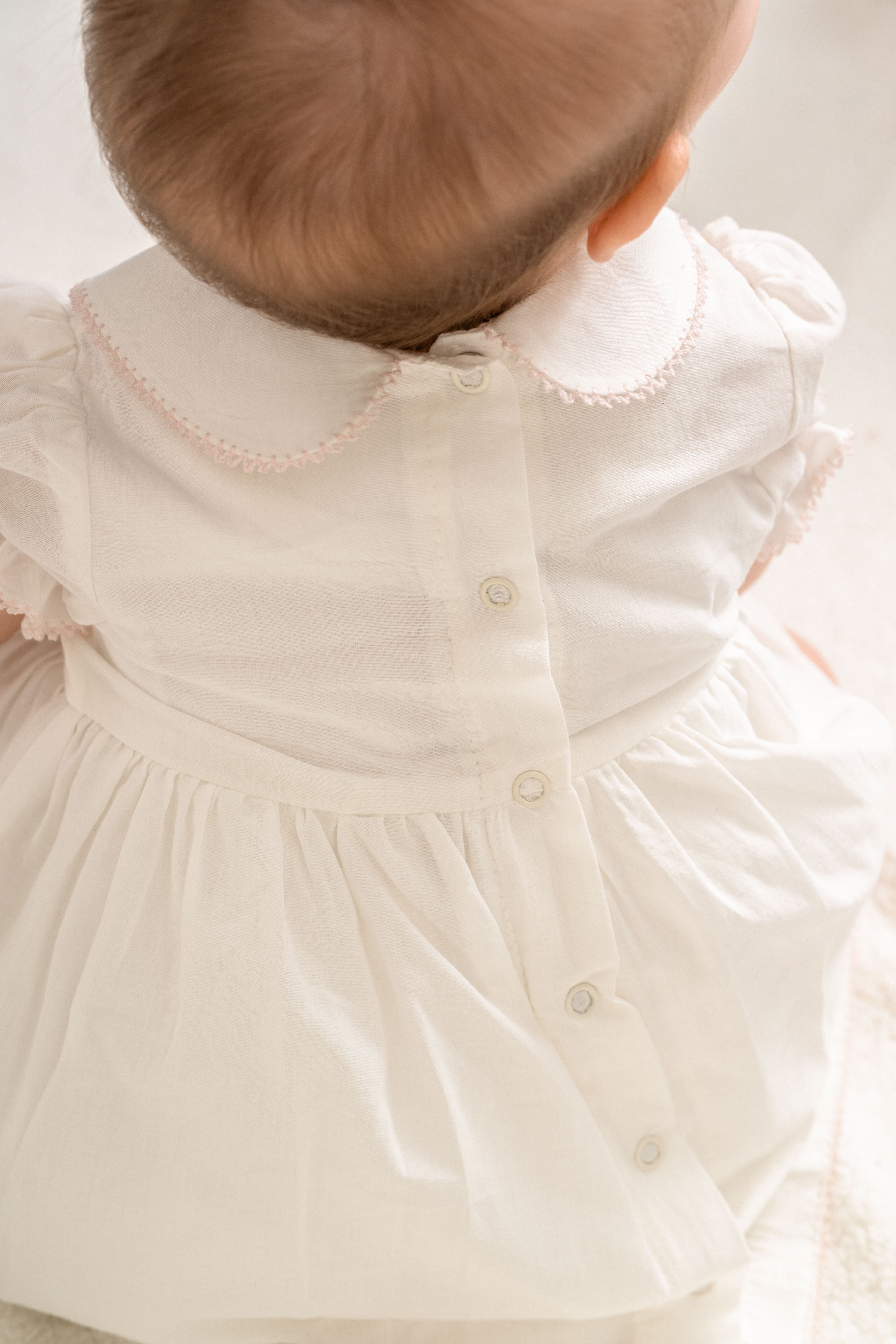 Kız Bebek Çiçek Nakışlı Bebe Yaka Külotlu Yazlık Elbise