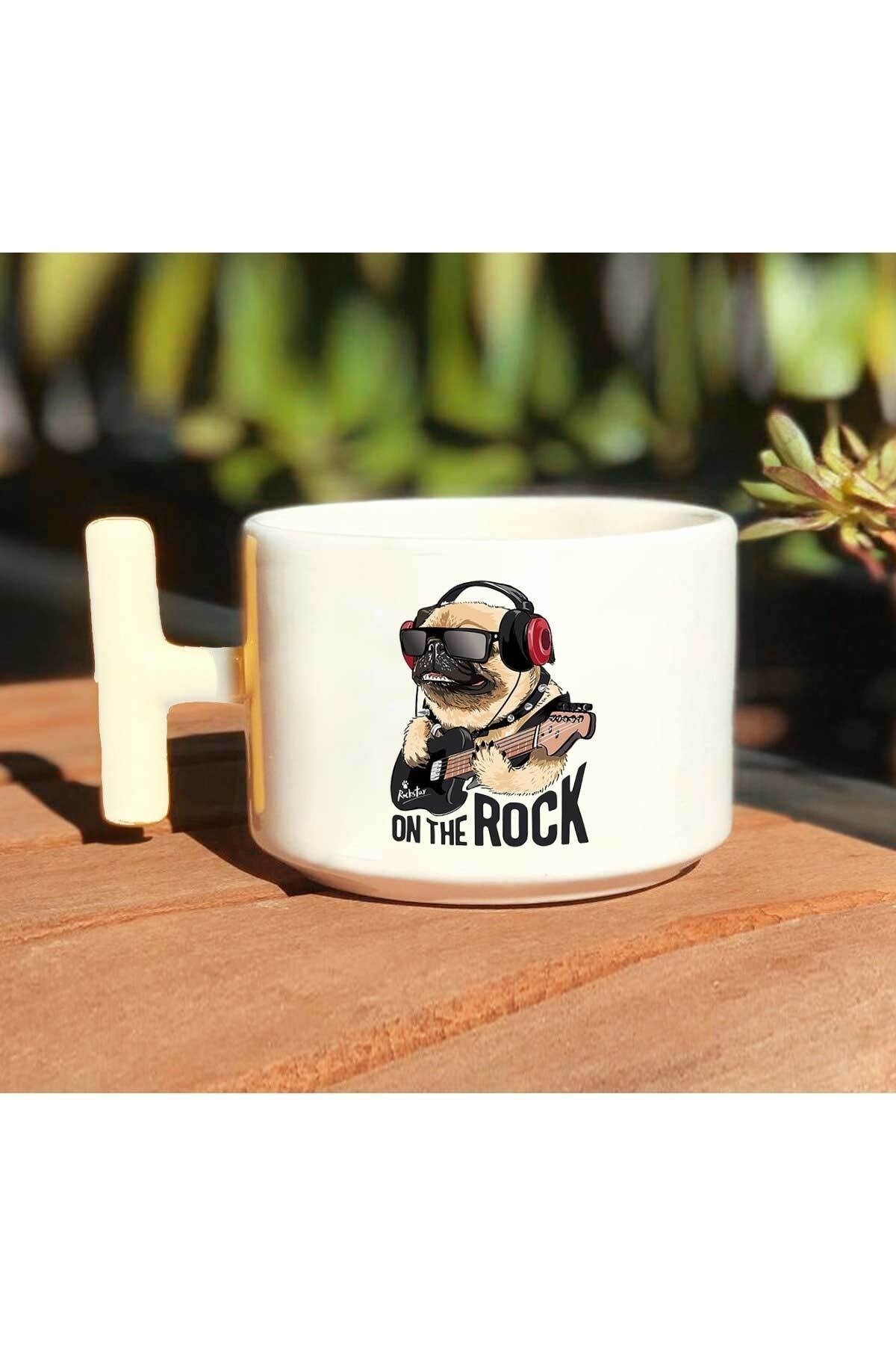 Pug On The Rock Baskılı Beyaz T Kulp Kupa Bardak