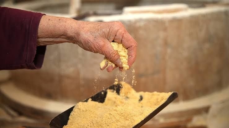 Mısır Unu 1 Kg -- Yerli Mısırdan, Su Değirmeni Unu