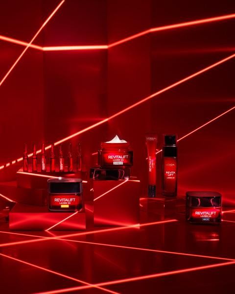 L’Oréal Paris Revitalift Lazer X3 Leke ve Kırışıklık Karşıtı Bakım GKF20 Krem 50 ml
