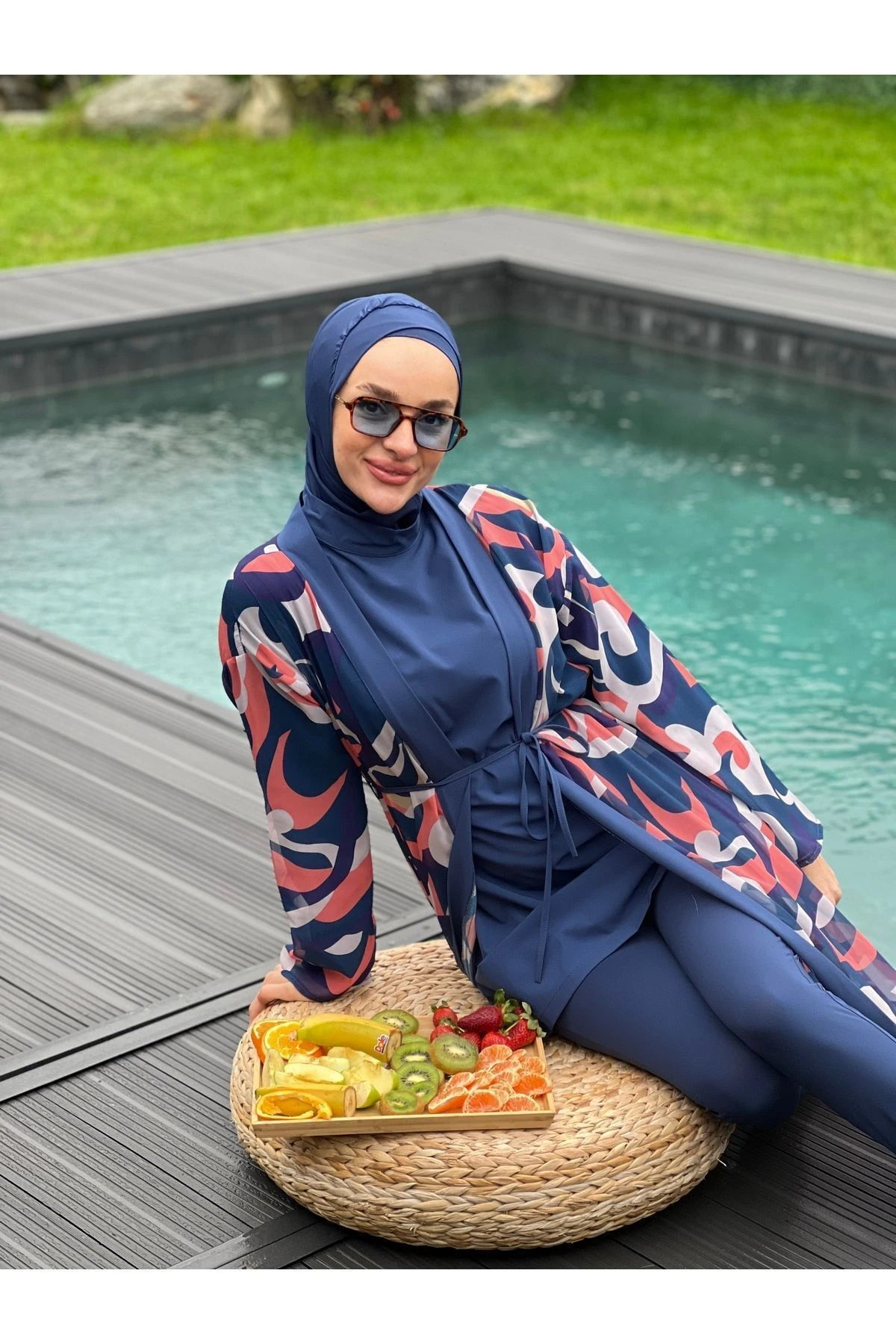 Camelya Desenli Pareo Detaylı  Tesettür Mayo 5'li Takım Lacivert