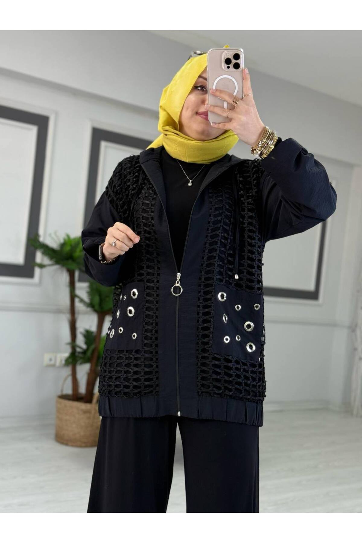 Camelya Fileli Üçlü Takım