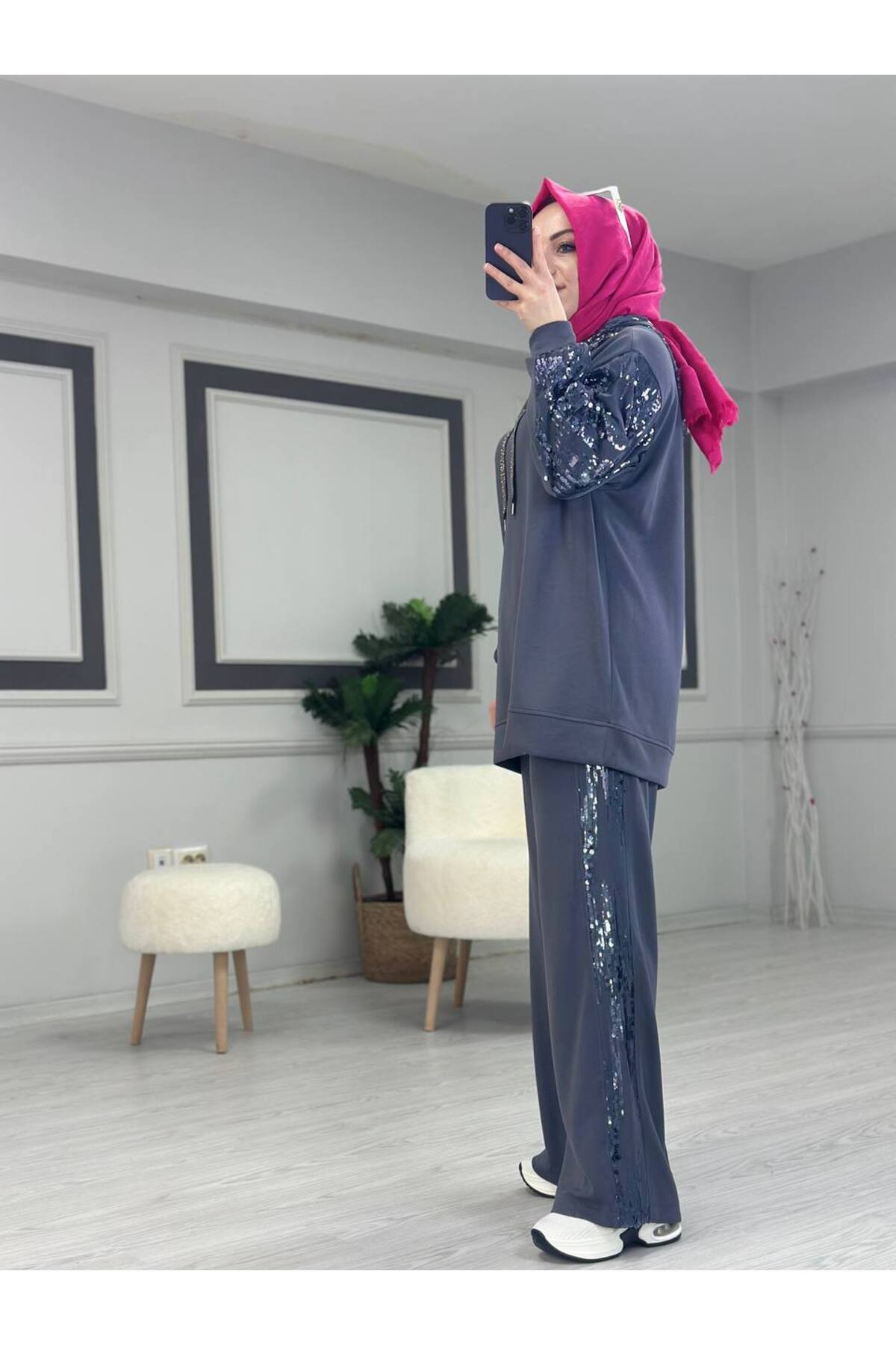 Camelya pullu takım