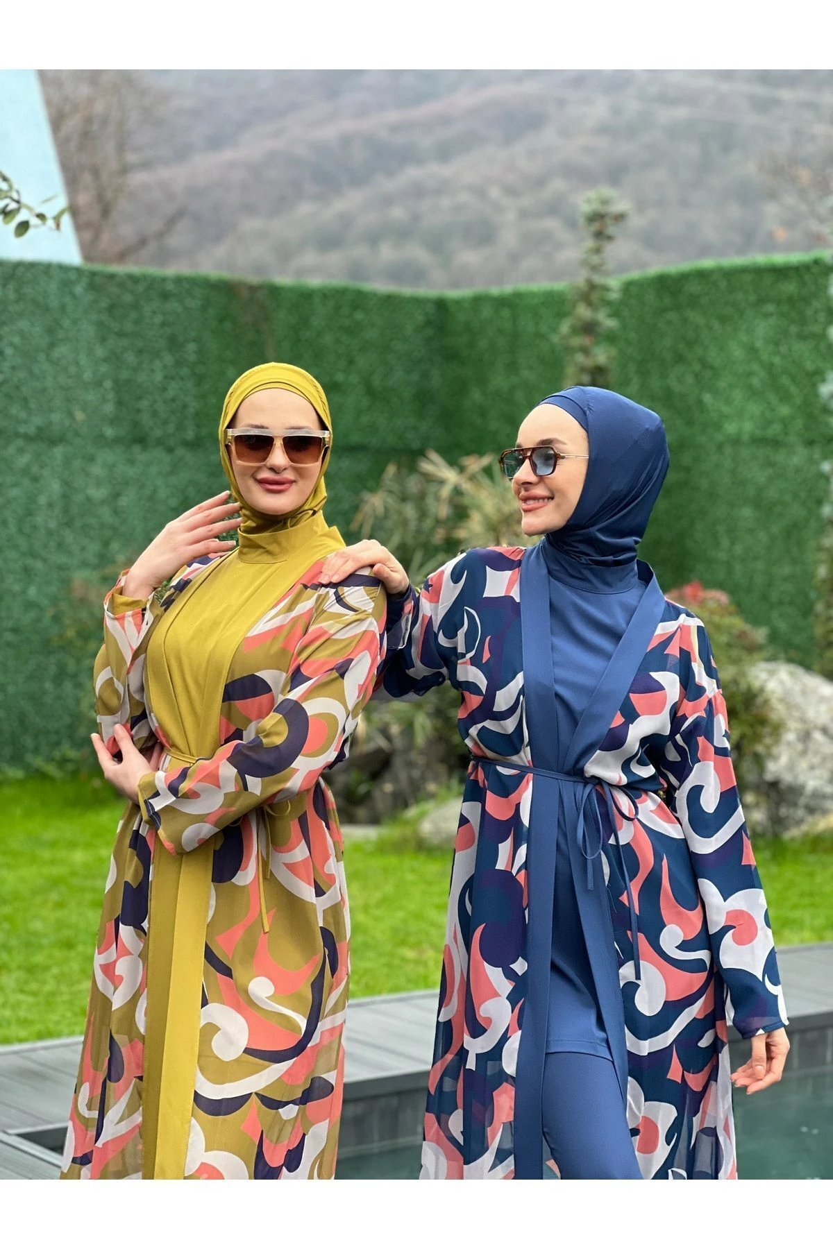 Camelya Desenli Pareo Detaylı  Tesettür Mayo 5'li Takım Lacivert