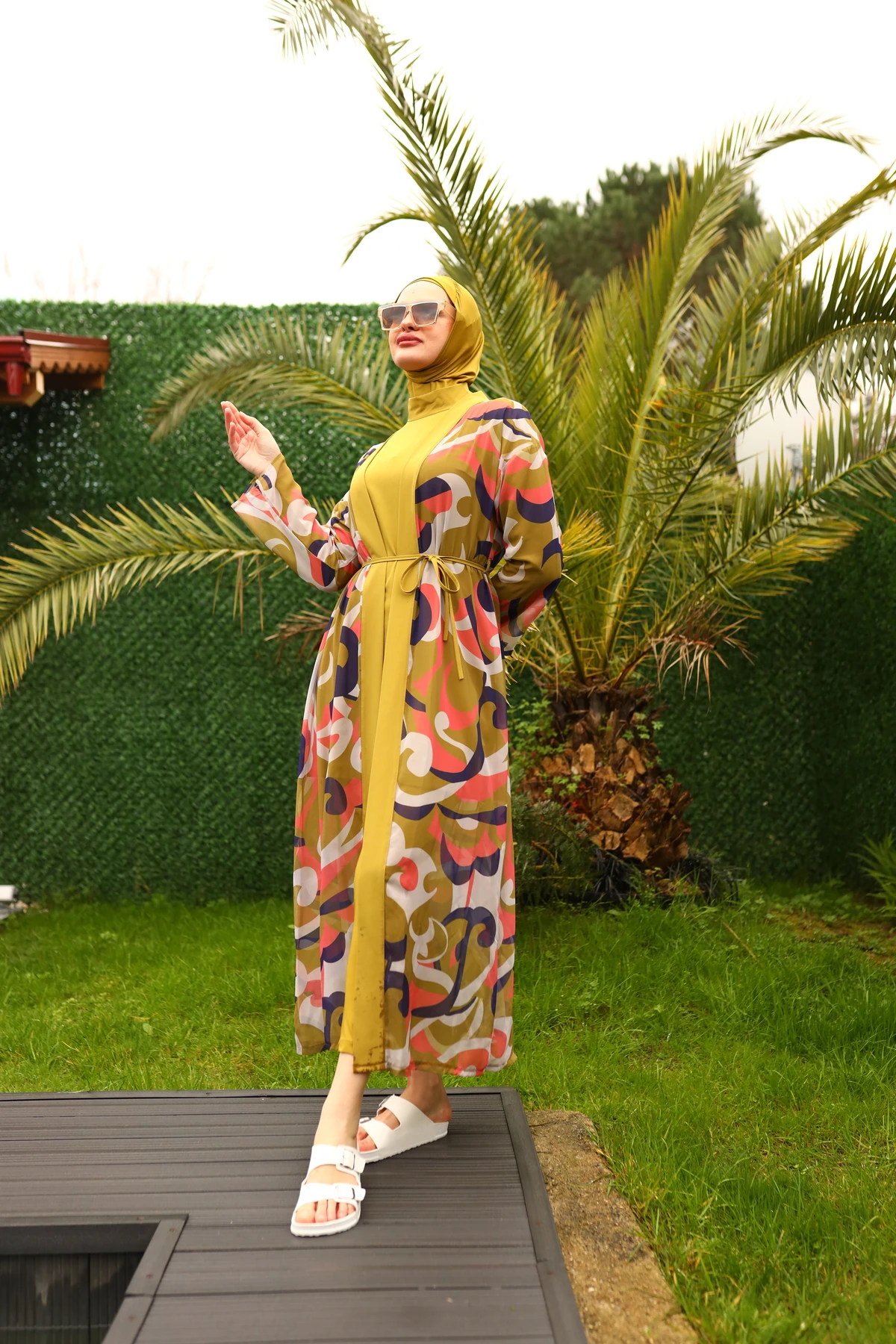 Camelya Desenli Pareo Detaylı  Tesettür Mayo 5'li Takım Yağ Yeşili