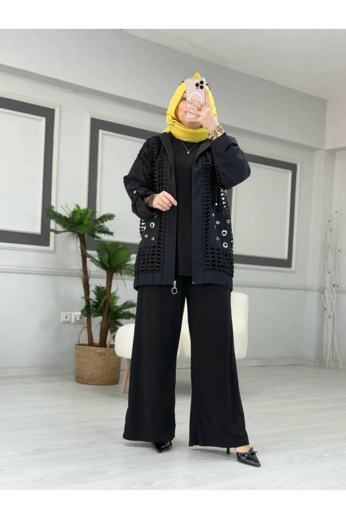 Camelya Fileli Üçlü Takım