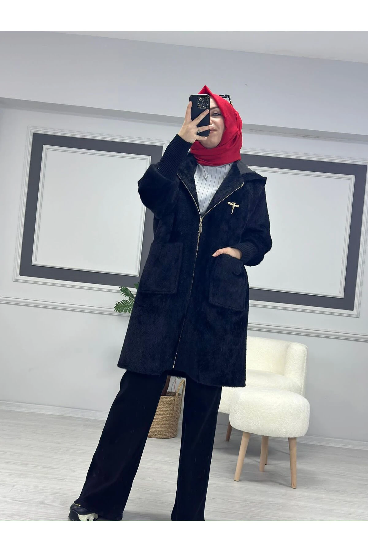 Fermuarlı Broşlu Angora Kumaş Kaban