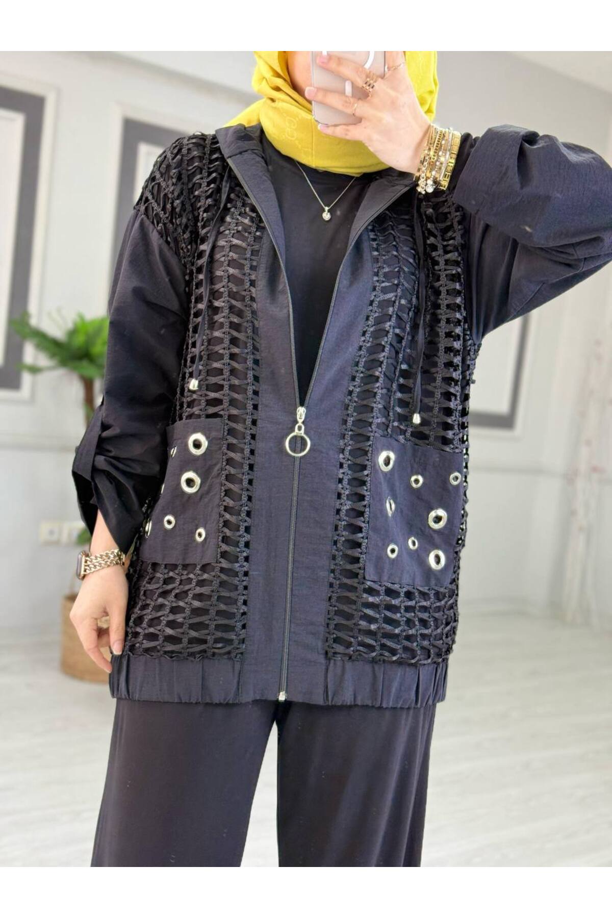 Camelya Fileli Üçlü Takım